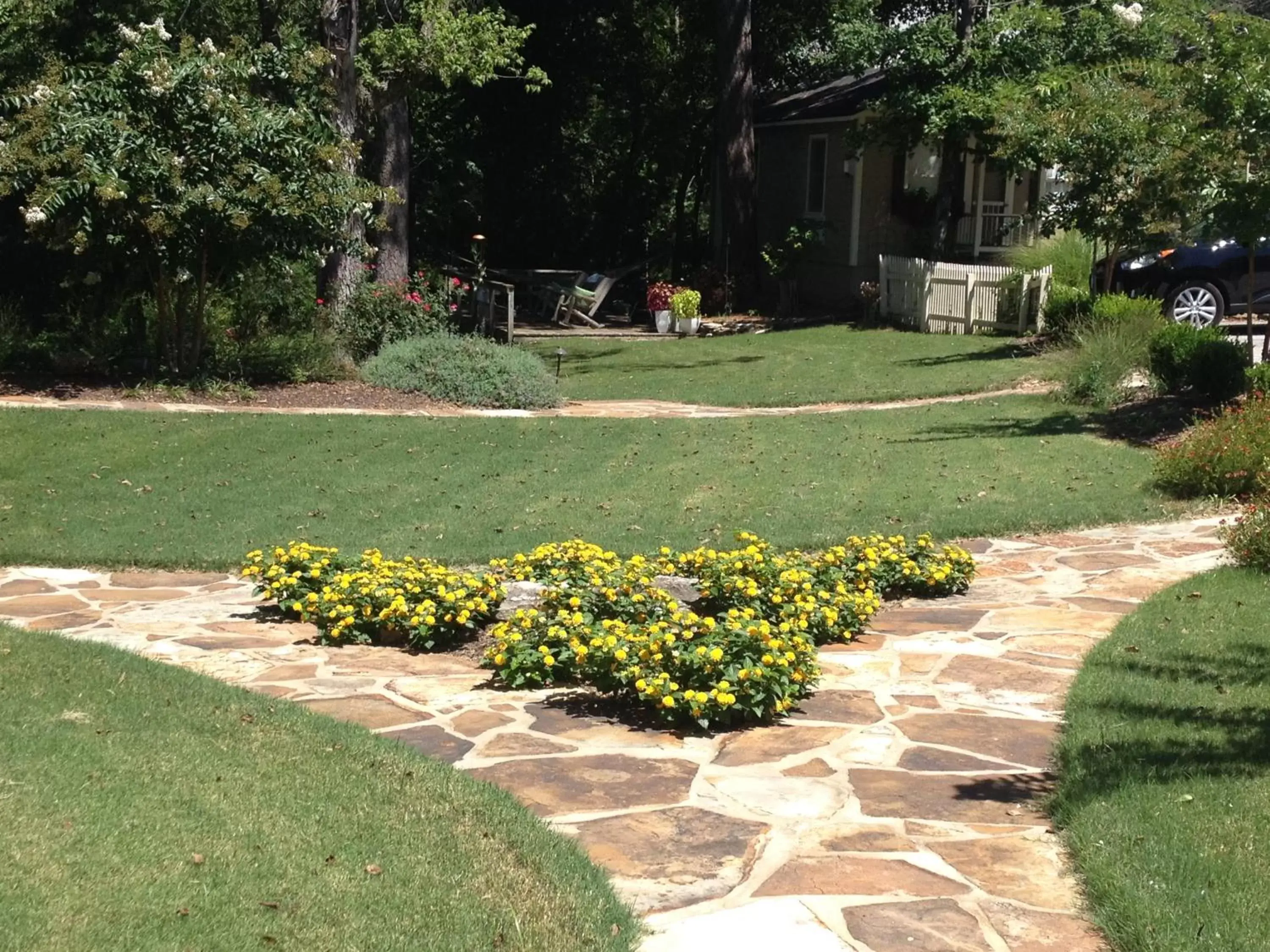 Garden in Heartstone Inn