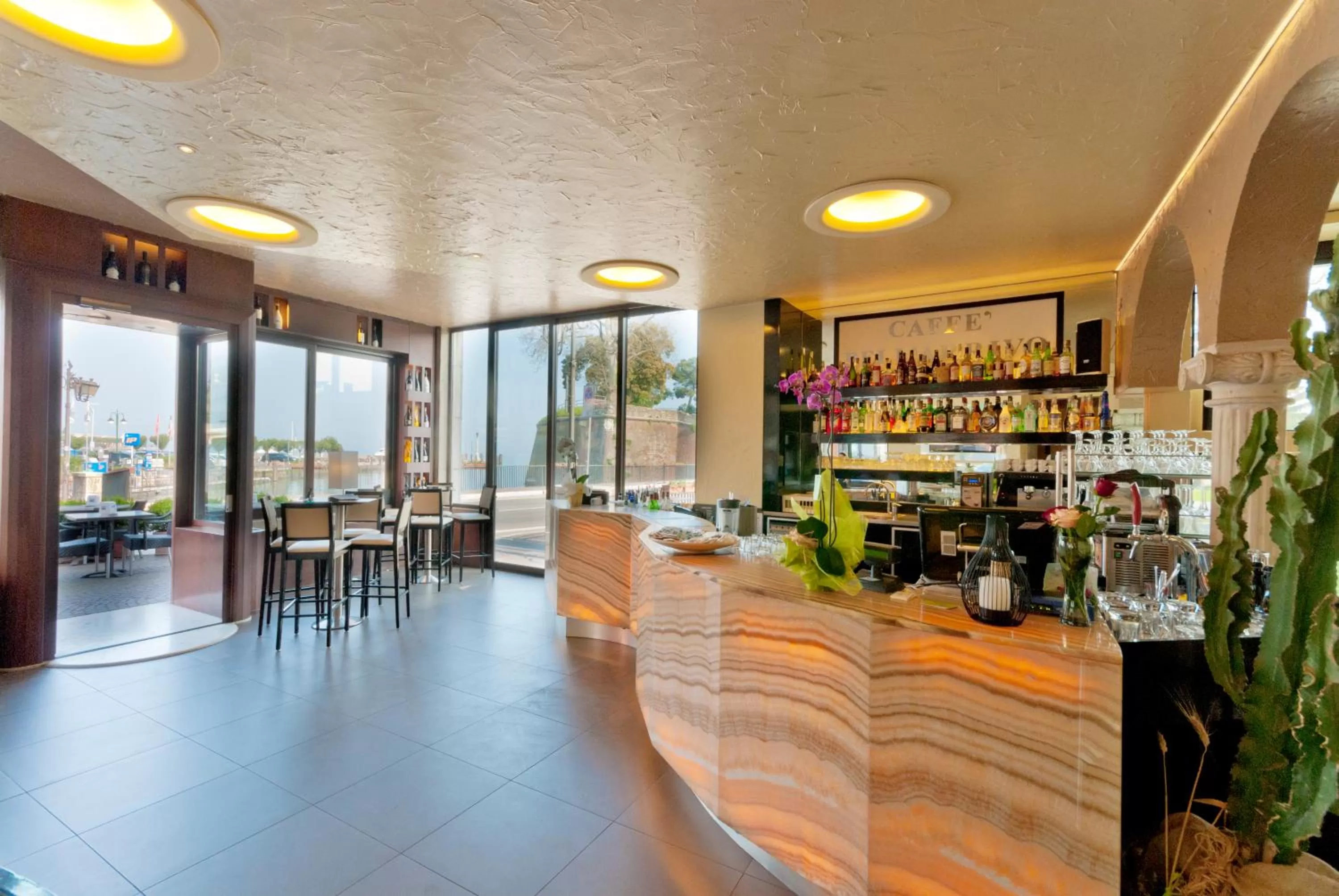 Lounge or bar in Hotel Bell'arrivo by Dori