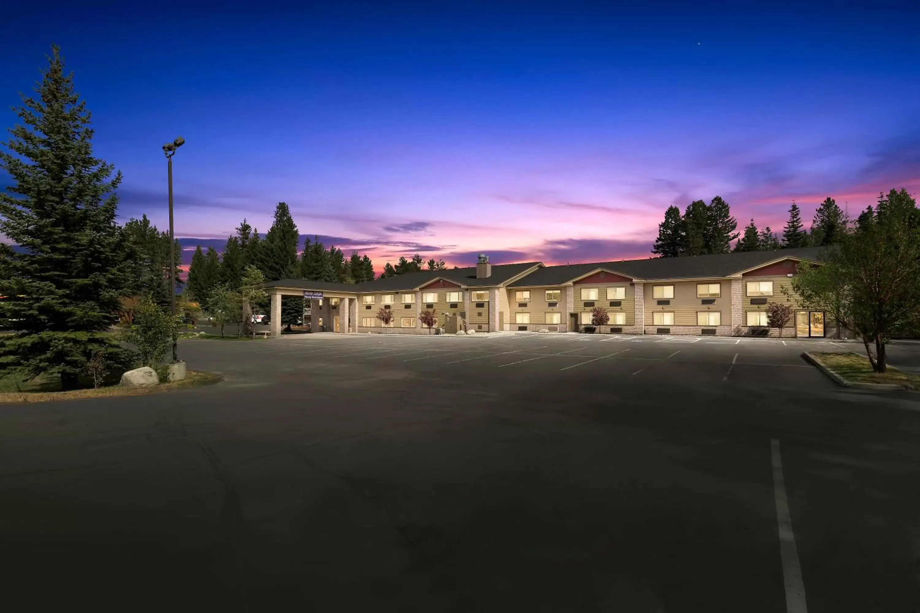 Sunset, Property Building in Third Street Inn