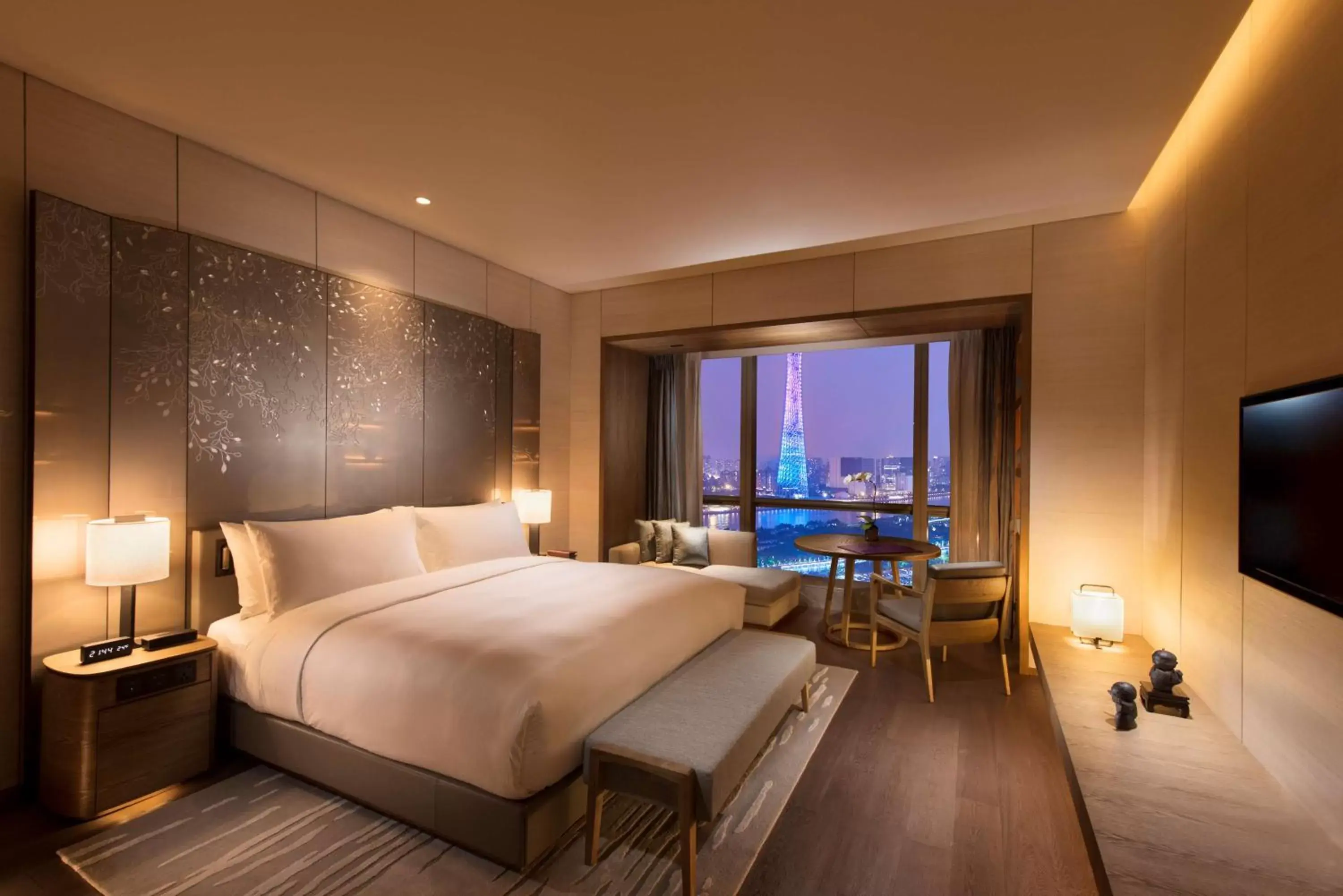 Bed in Conrad Guangzhou - Free shuttle between hotel and Exhibition Center during Canton Fair & Exhibitor registration Counter