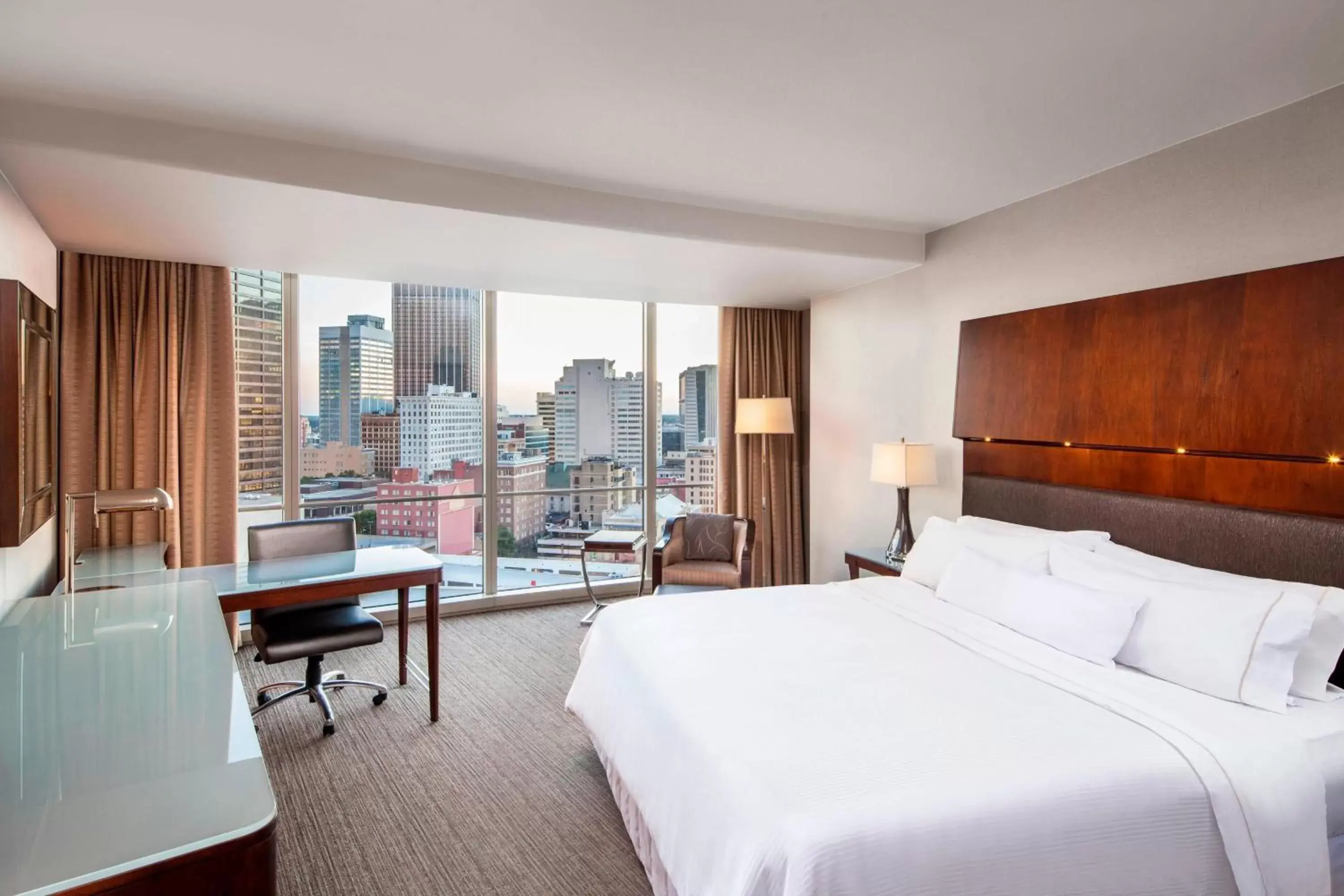 Photo of the whole room in The Westin Peachtree Plaza, Atlanta