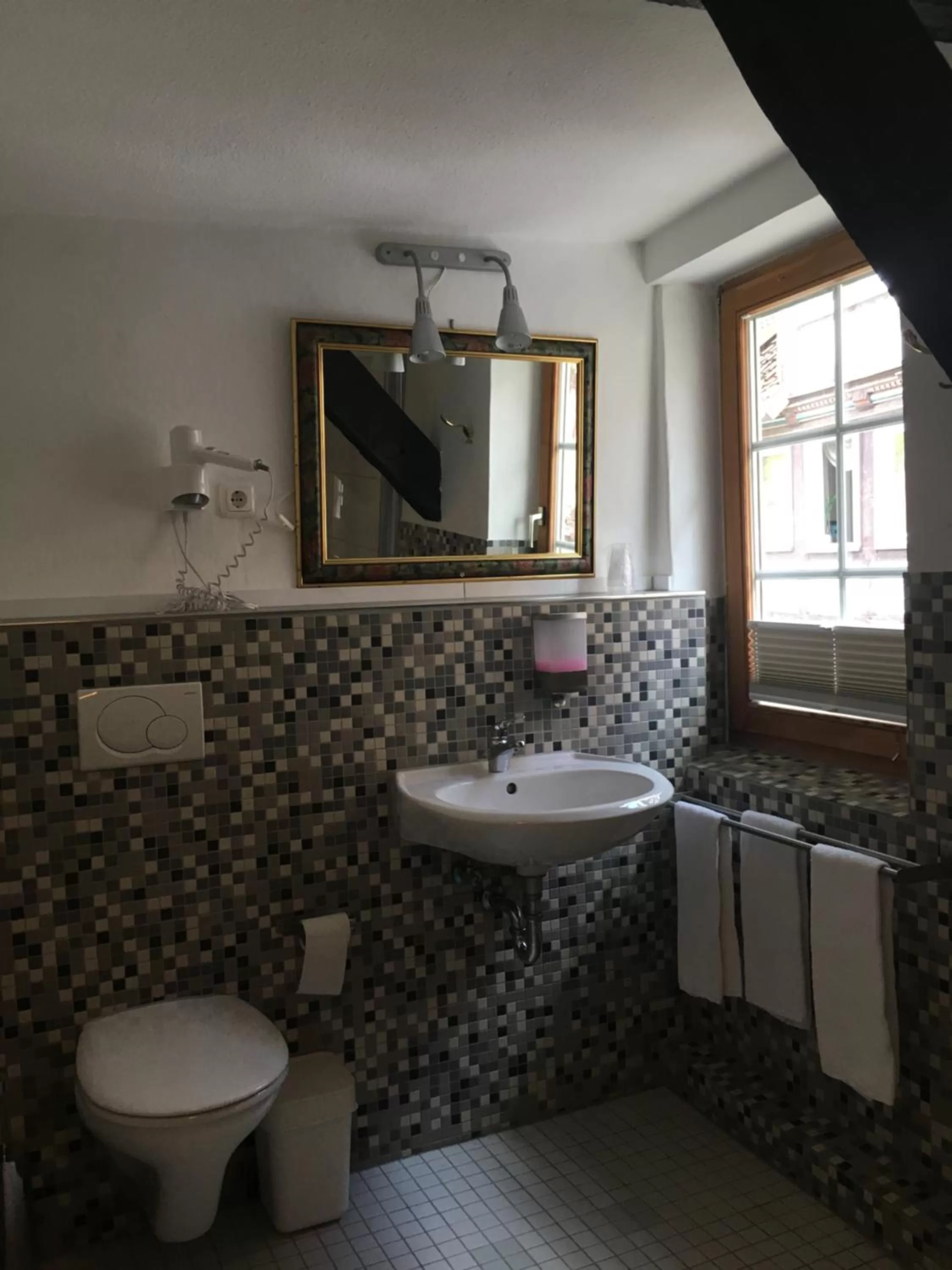 Bathroom in Fachwerk-Hotel Eisenbart
