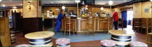 Drinks, Lounge/Bar in The Weigh Inn Hotel & Lodges