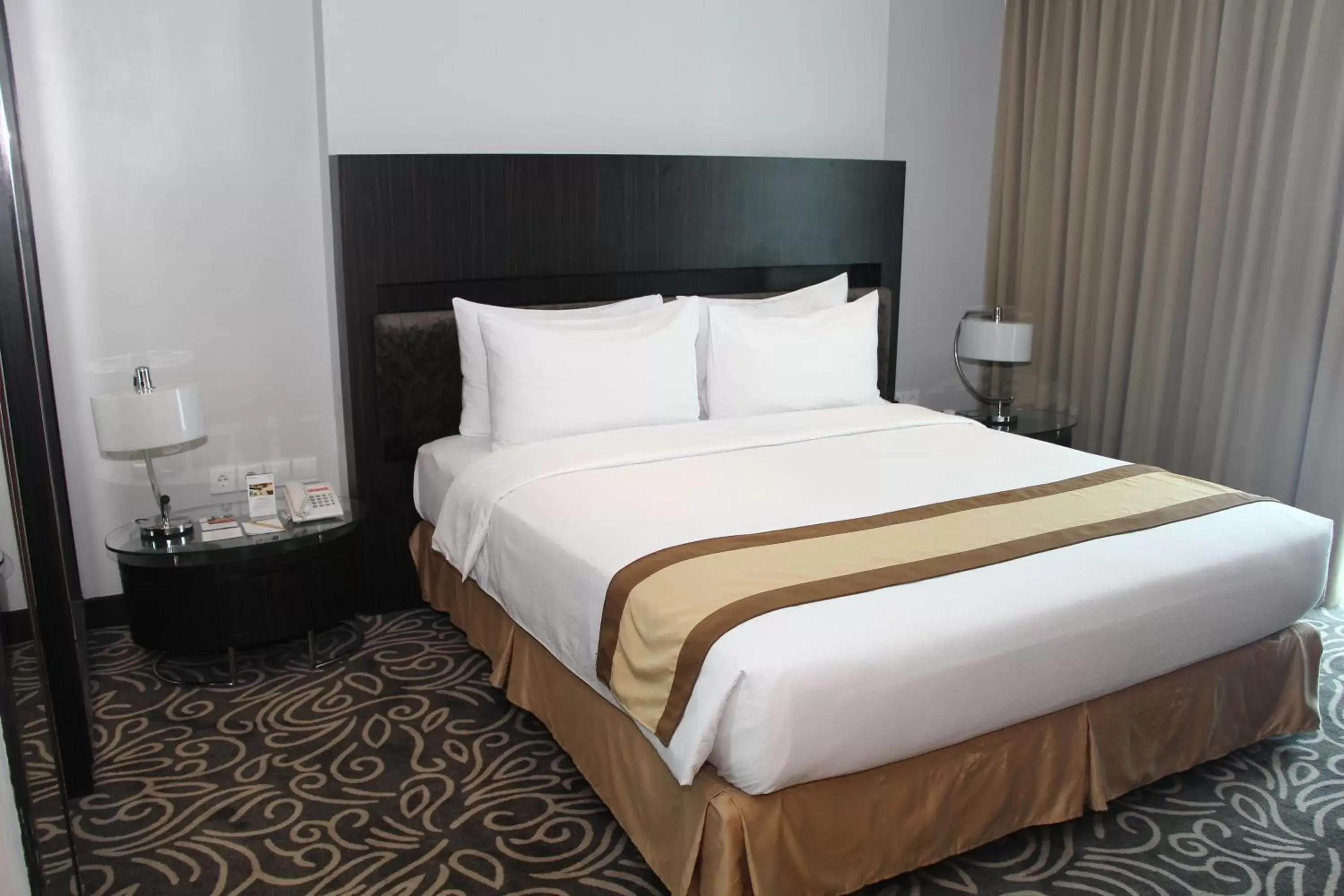 Bedroom, Bed in Swiss-Belhotel Balikpapan