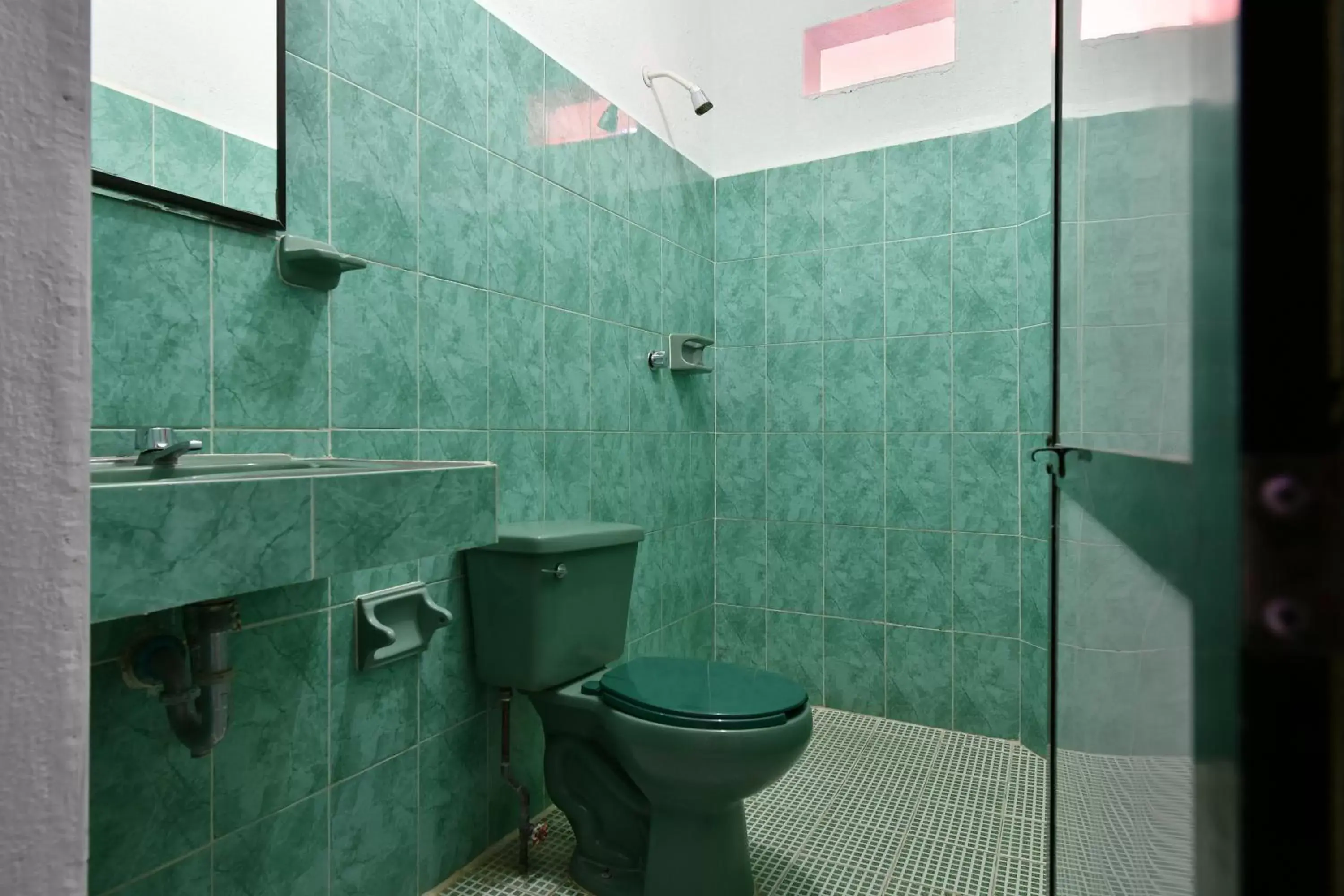 Bathroom in Hotel Costamar, Puerto Escondido