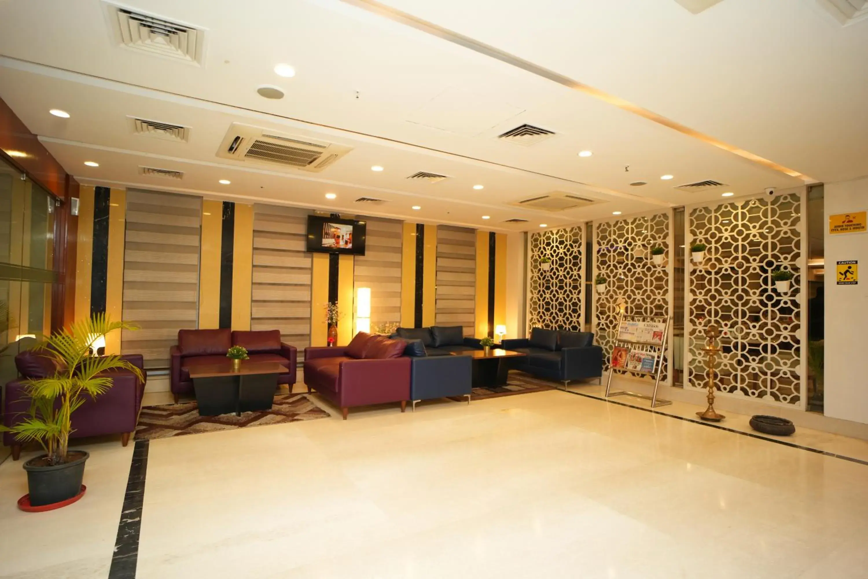 Seating area, Lobby/Reception in Siesta Hitech Hotel