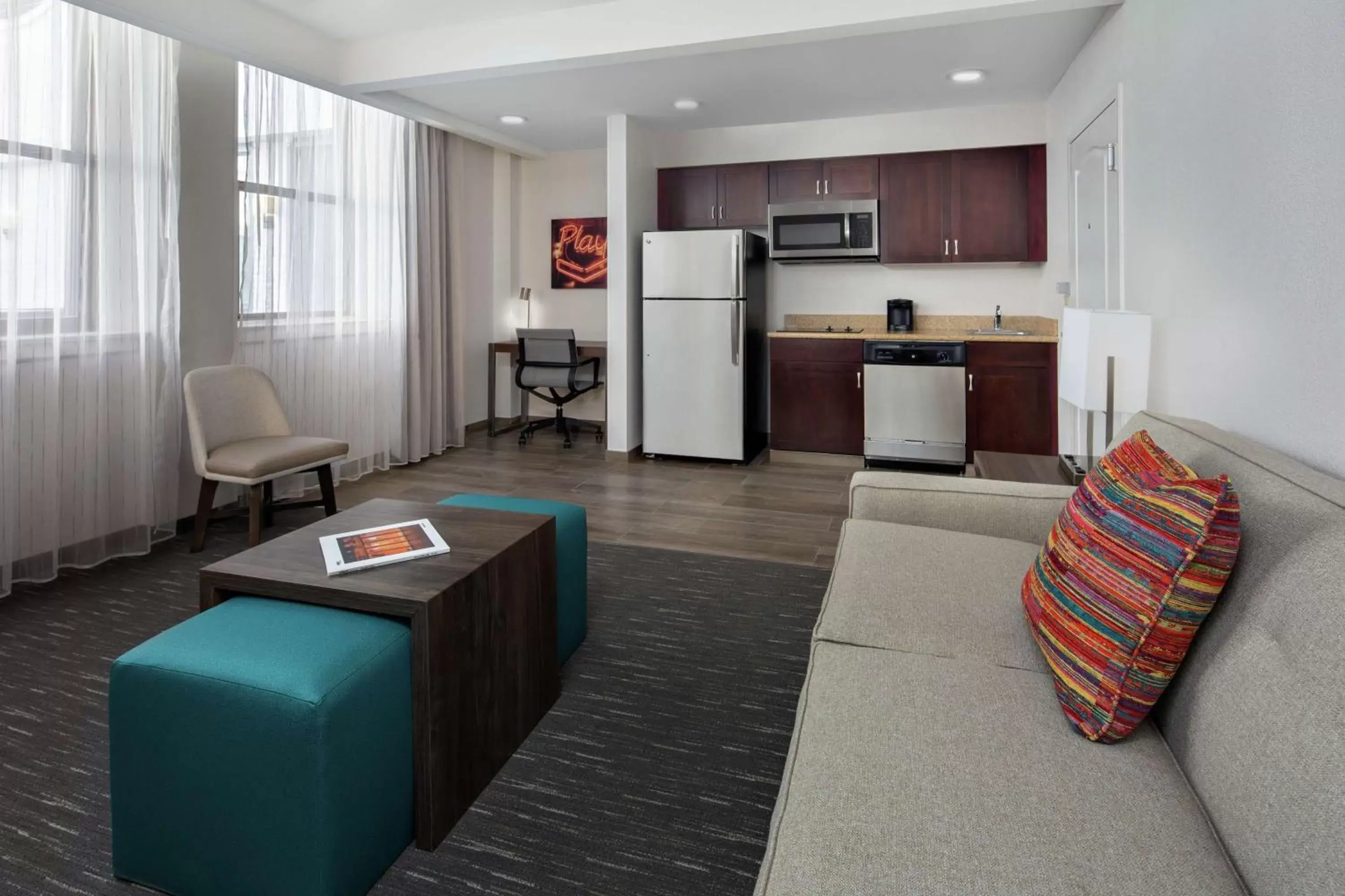 Living room, Seating Area in Homewood Suites by Hilton Nashville Downtown