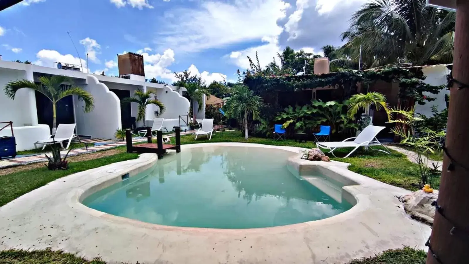 Swimming Pool in teki-sha home&suites