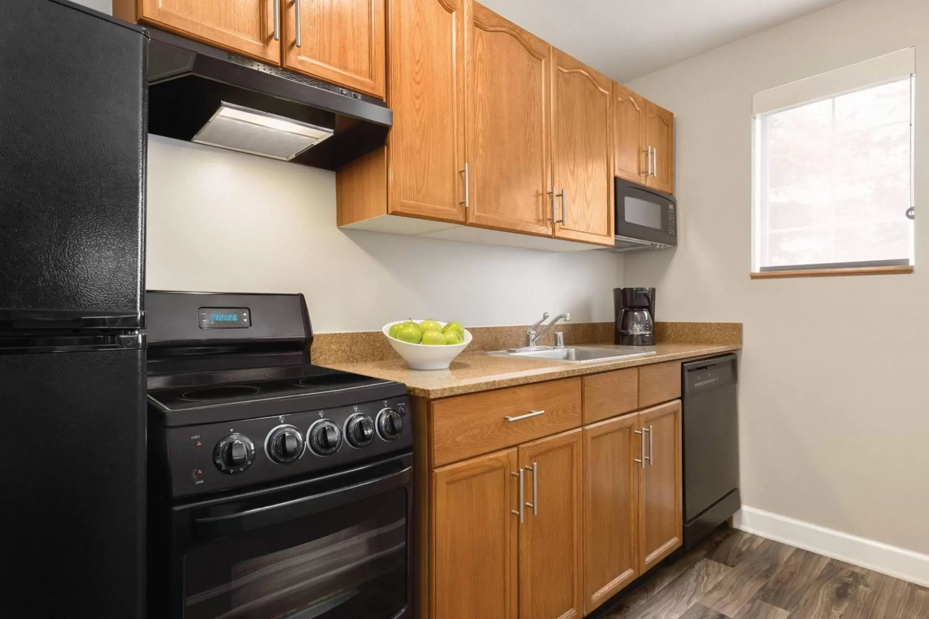 Kitchen or kitchenette, Kitchen/Kitchenette in TownePlace Suites by Marriott Denver West Federal Center