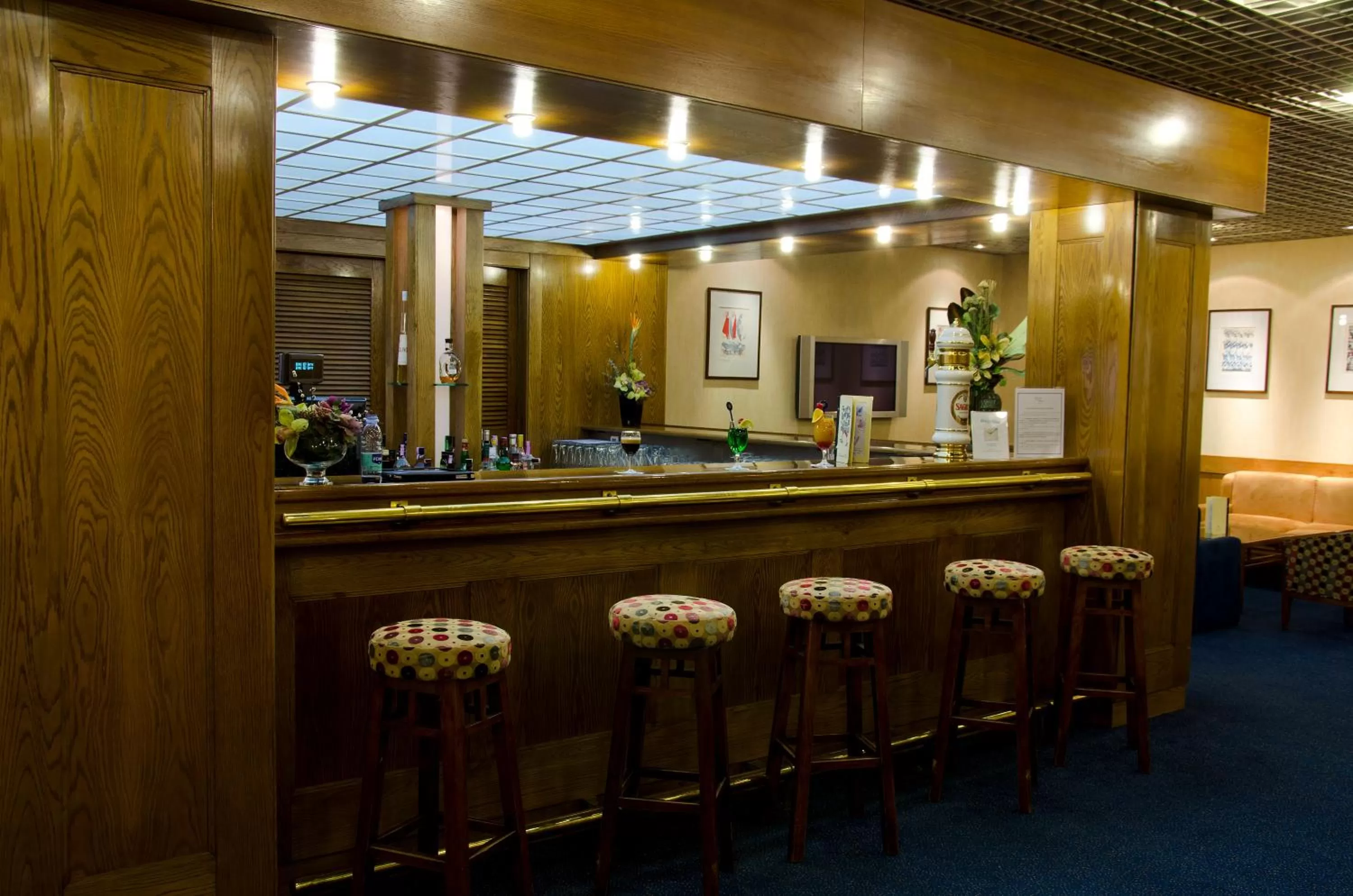 Lounge or bar in VIP Inn Berna Hotel
