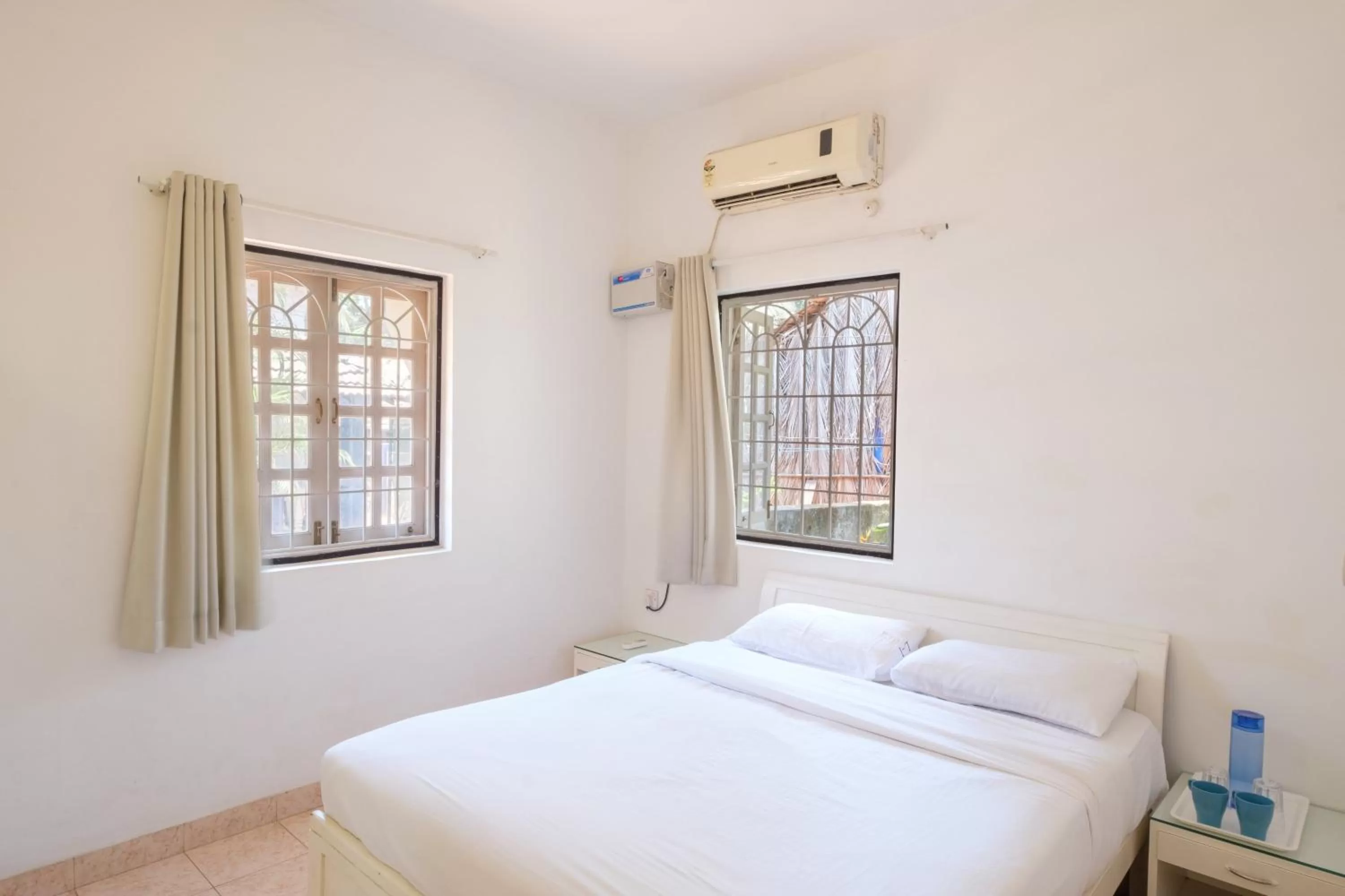 Bedroom, Bed in Casa Legend Economy, Calangute Goa