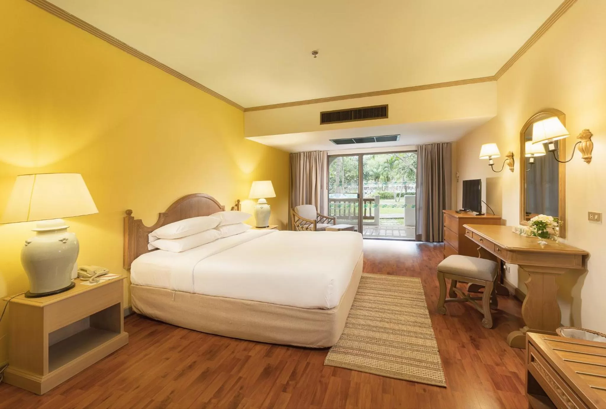 Patio, Bed in Regent - Chalet, Hua Hin