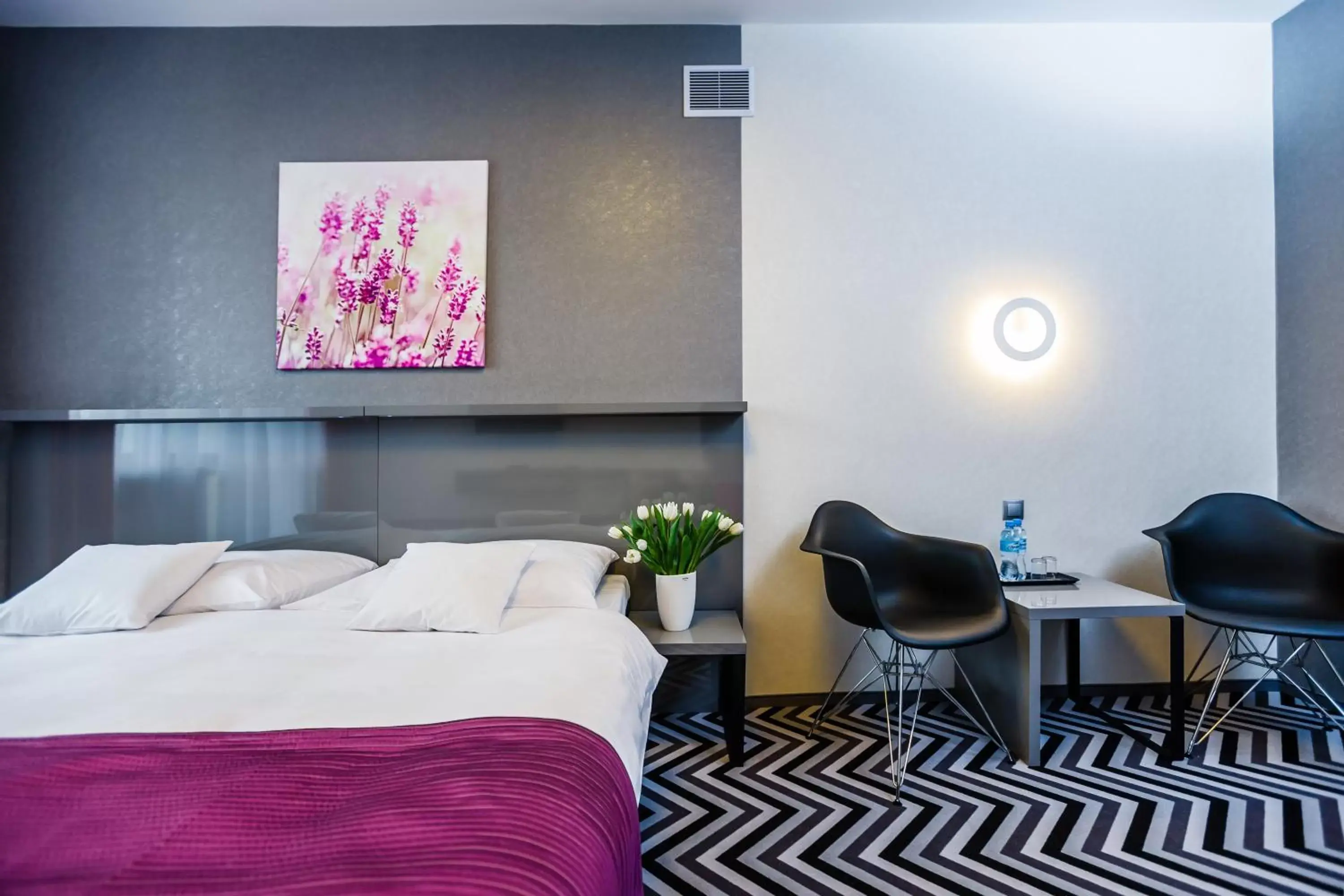 Photo of the whole room, Bed in Hotel Wyspiański Photo of the whole room, Bed in Hotel Wyspiański