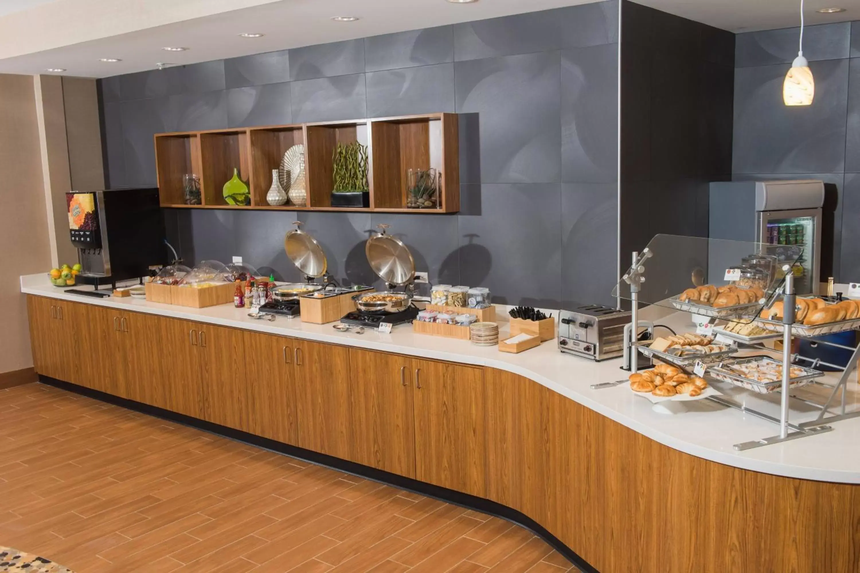 Breakfast, Restaurant/Places to Eat in SpringHill Suites by Marriott Buffalo Airport