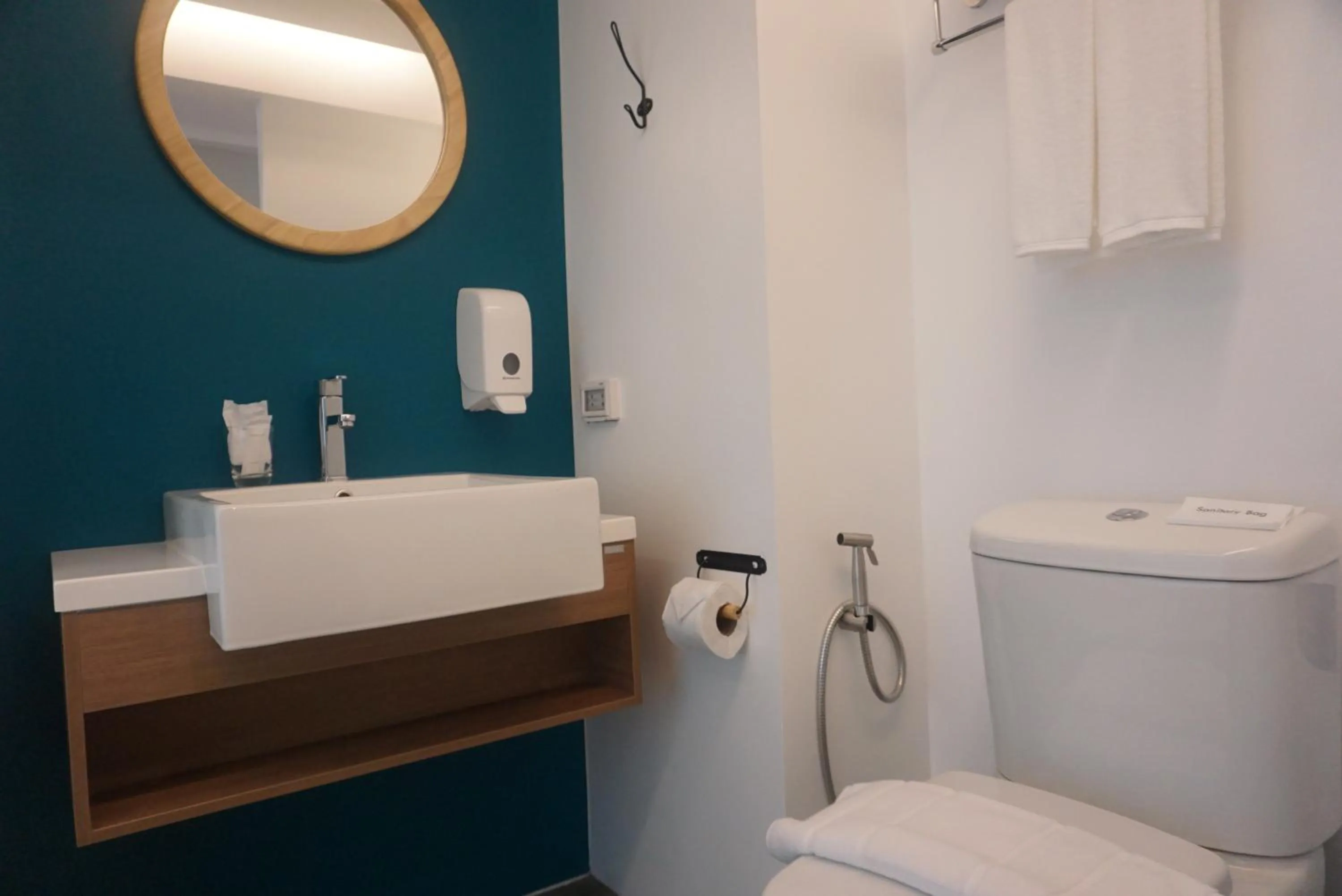 Toilet in Lub d Koh Samui Chaweng Beach - Beachfront & Vibrant Social Vibe