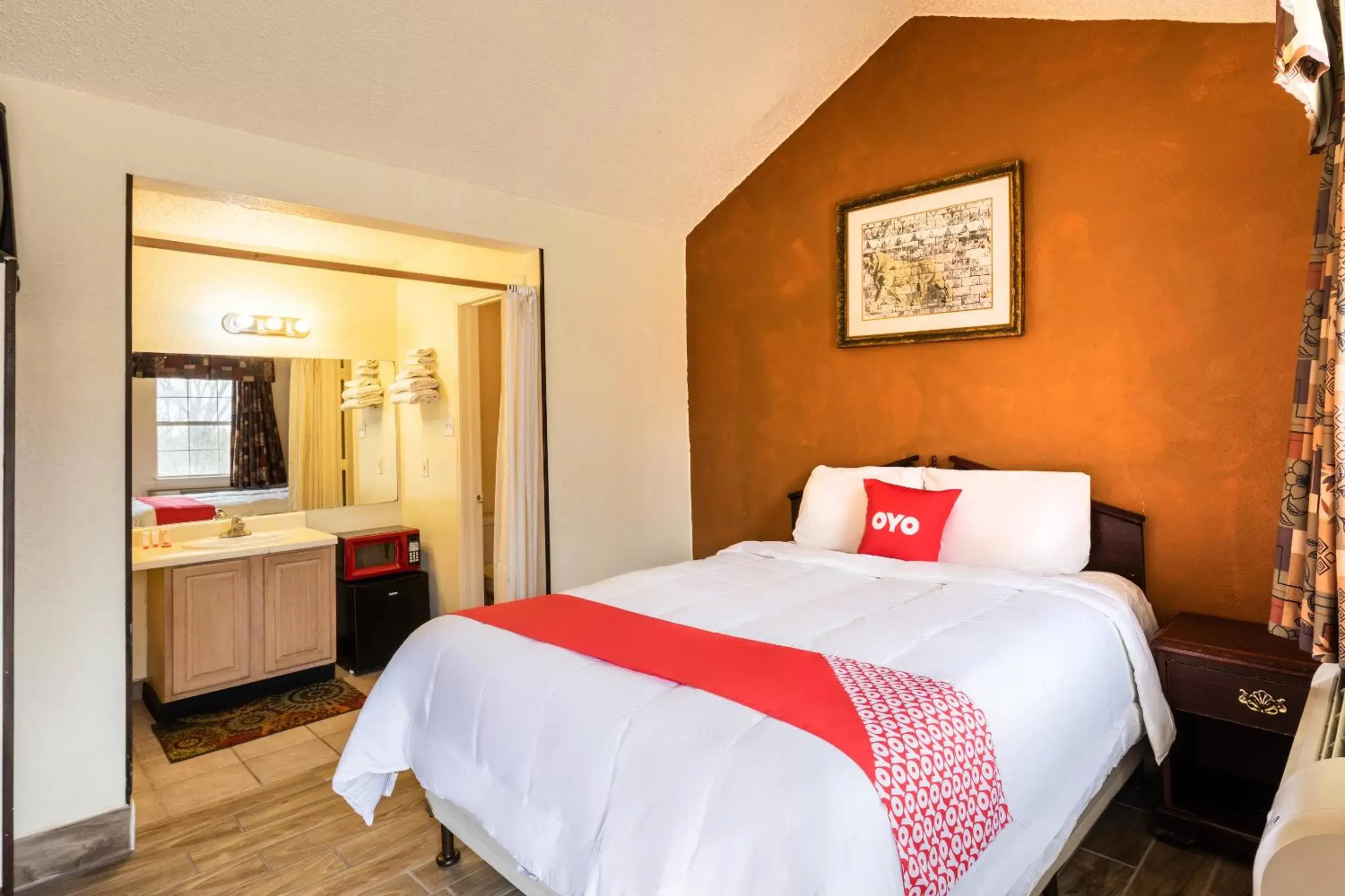 Bedroom, Bed in OYO Hotel Decatur TX Hwy 287 Northwest