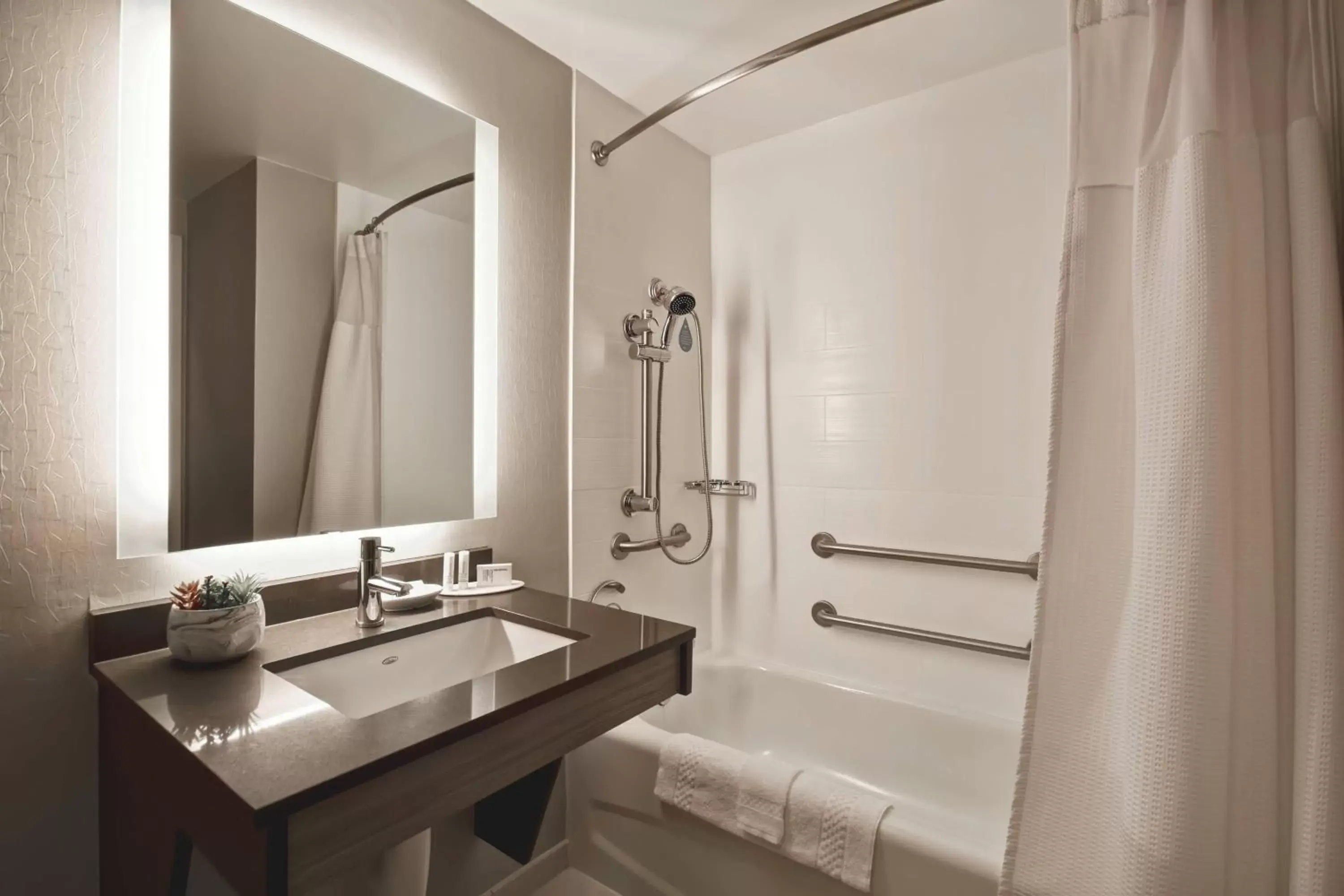 Bathroom in SpringHill Suites by Marriott Atlanta Kennesaw