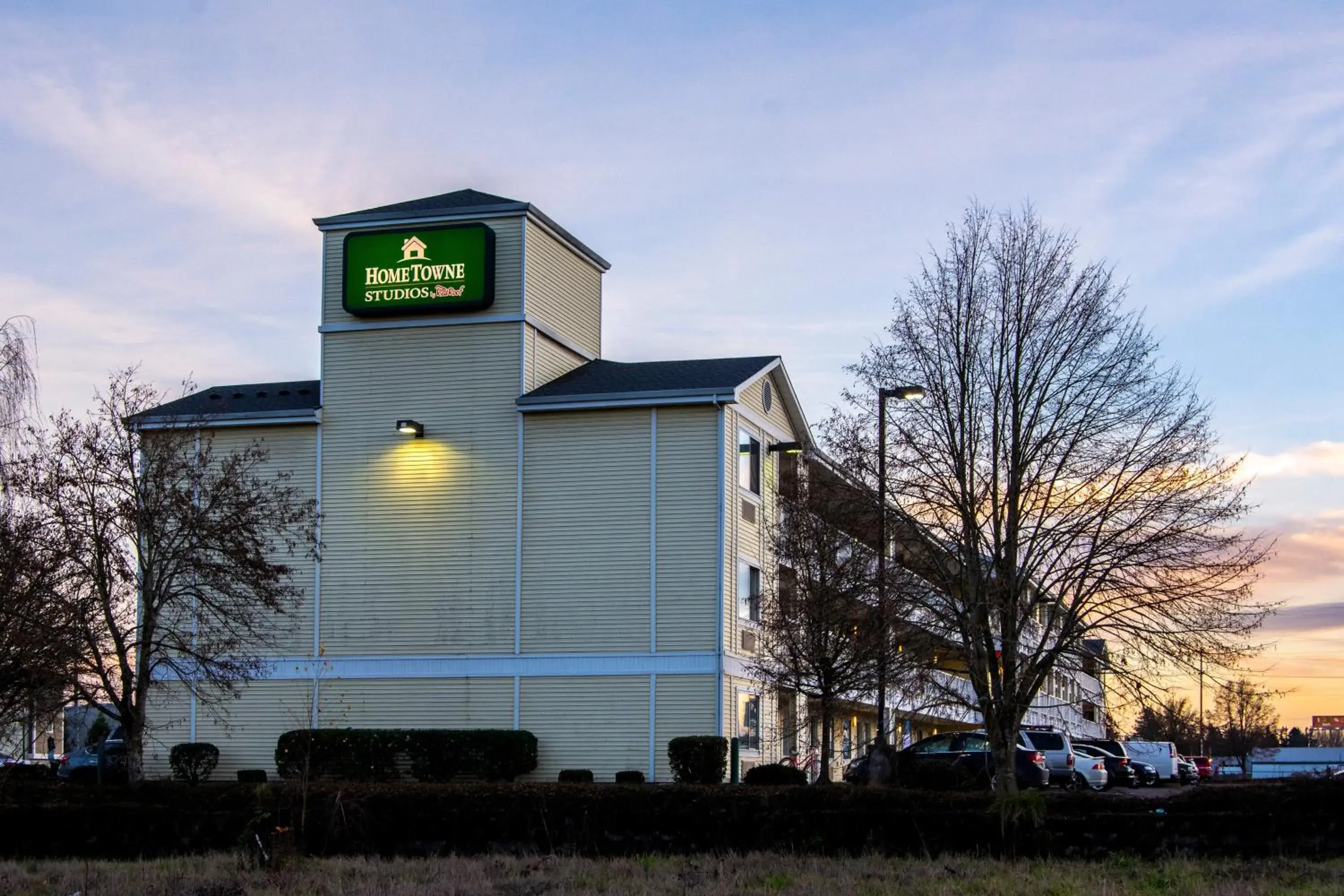 Property Building in HomeTowne Studios by Red Roof Salem, OR