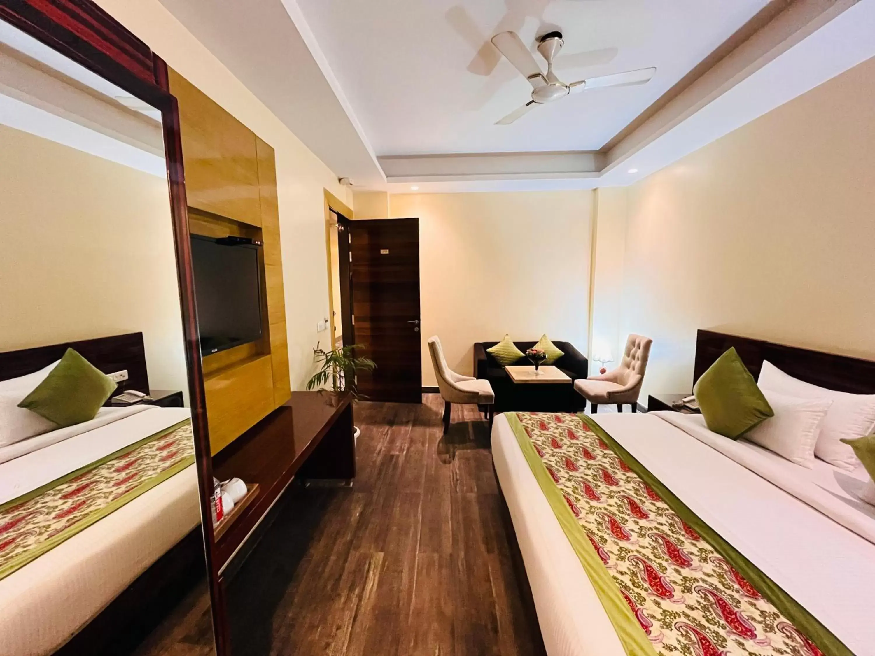 Bed in Hotel Banz - Near Delhi International Airport