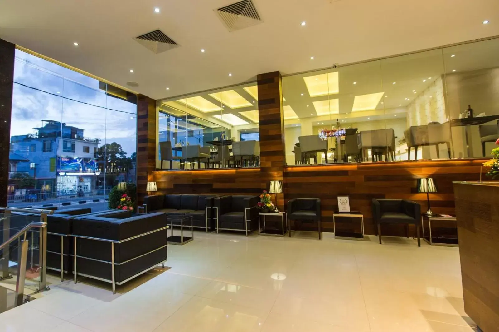 Lobby or reception in Best Western Elyon Colombo