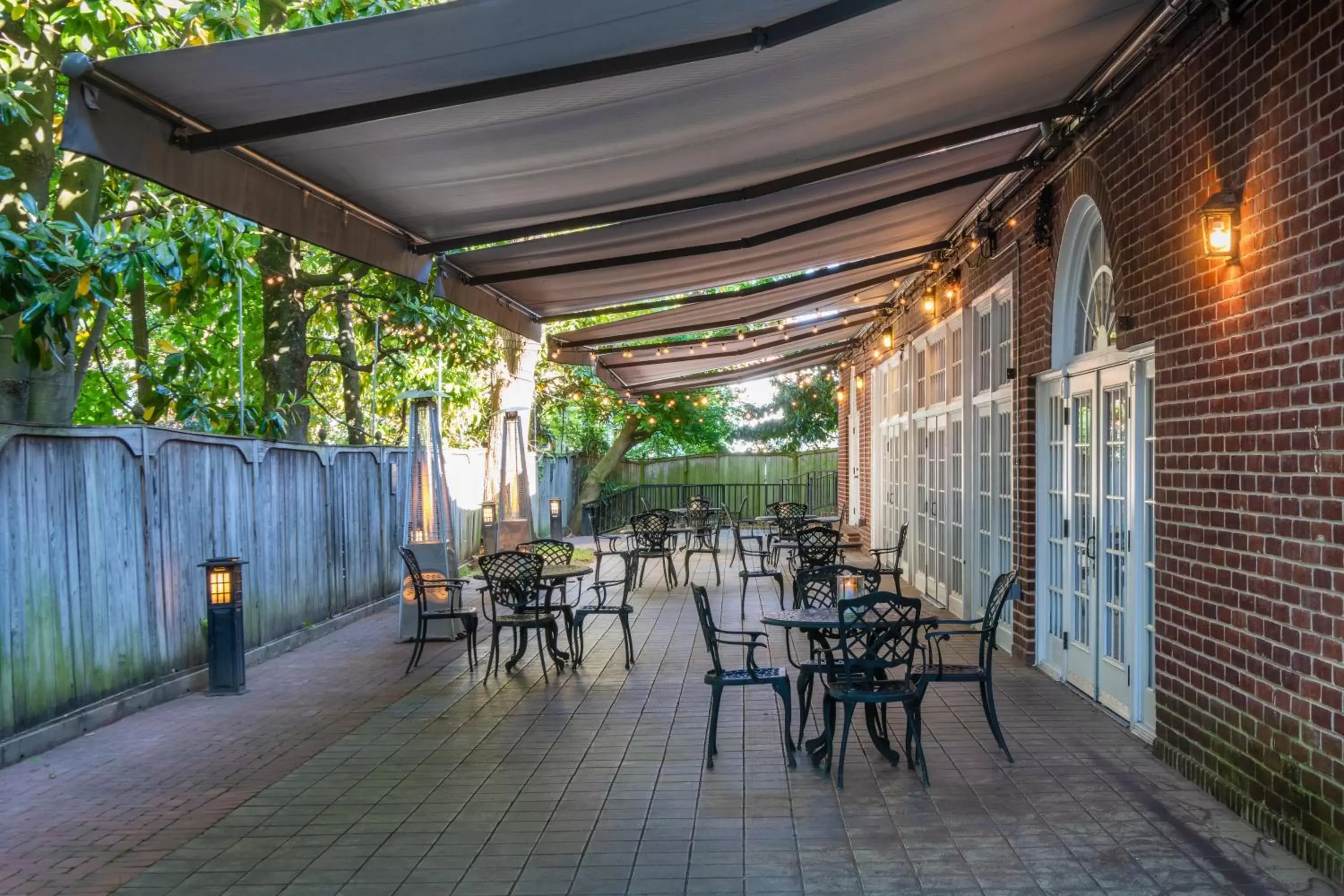 Patio, Restaurant/Places to Eat in Historic Inns of Annapolis