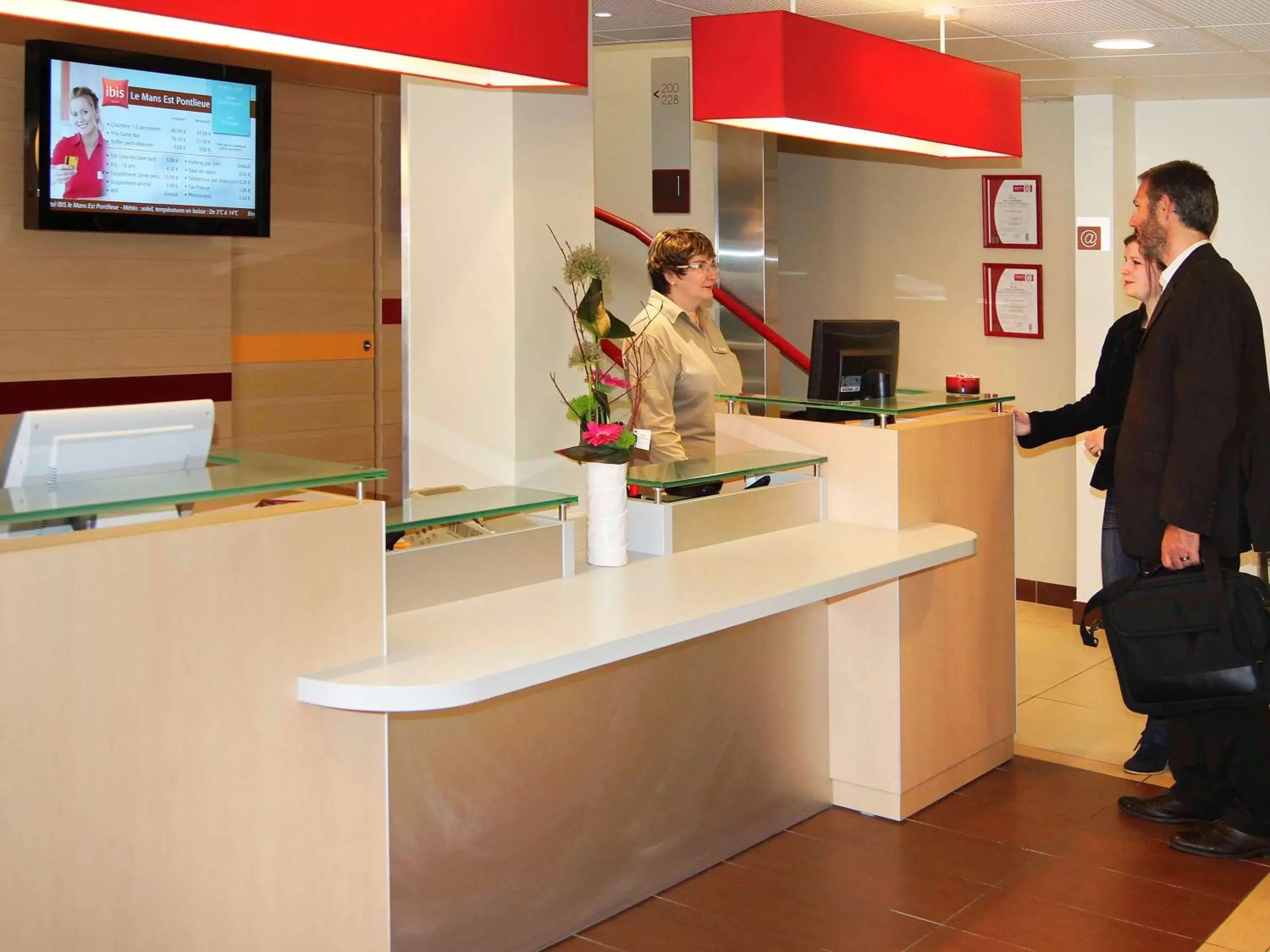 Property building, Lobby/Reception in ibis Le Mans Est Pontlieue