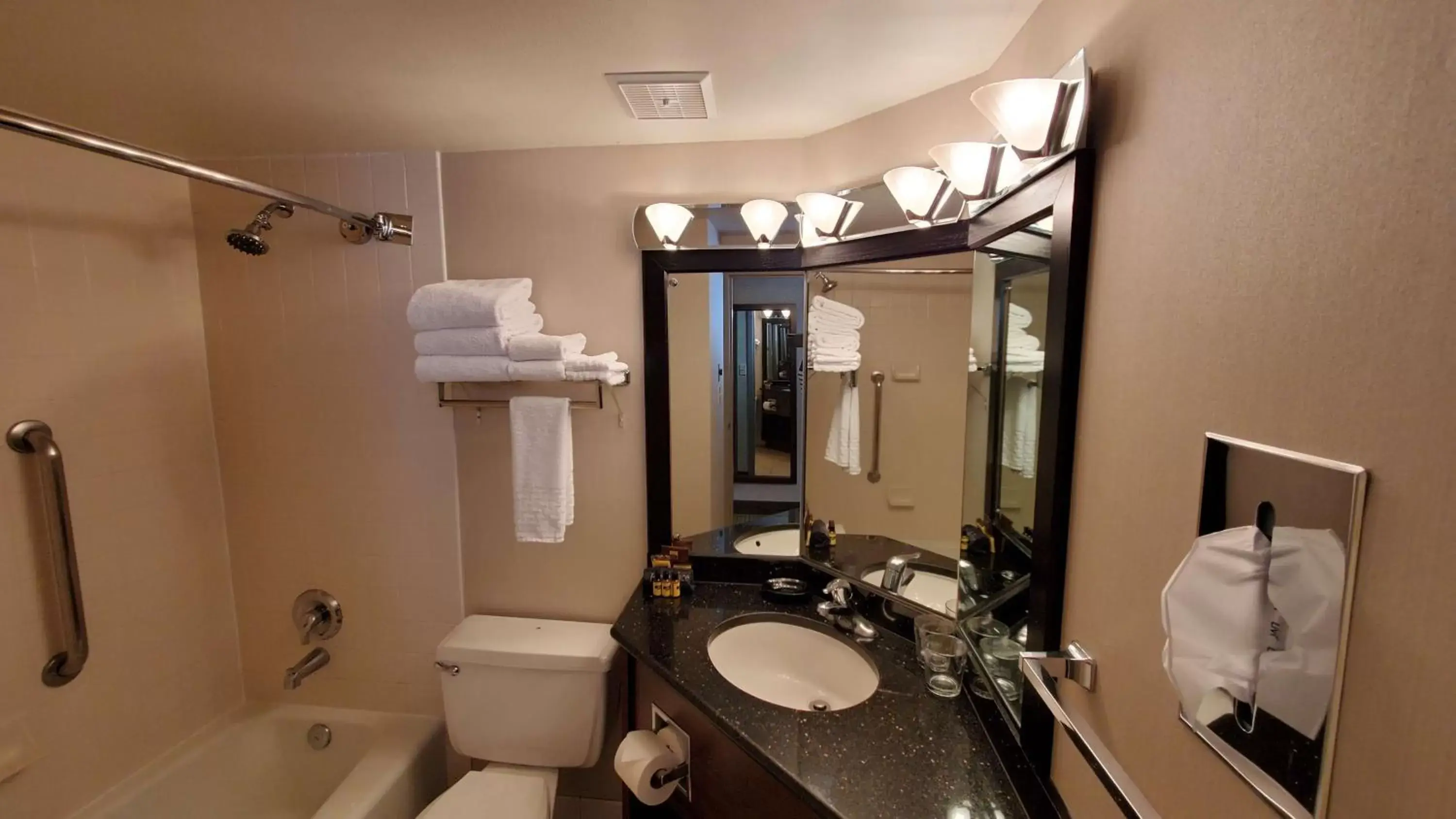 Bathroom in Best Western Plus Coeur d'Alene Inn