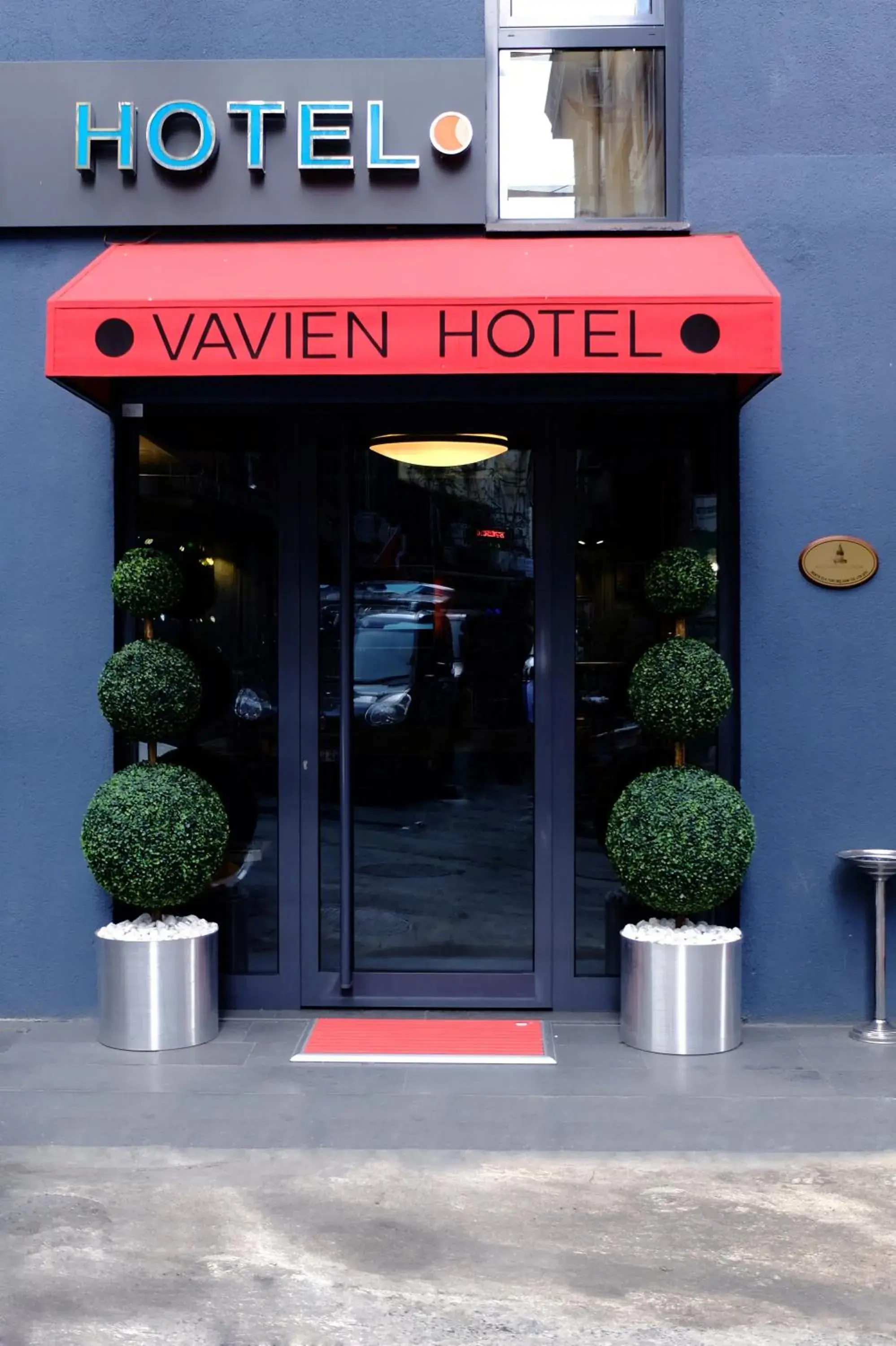Facade/entrance in Vavien Hotel