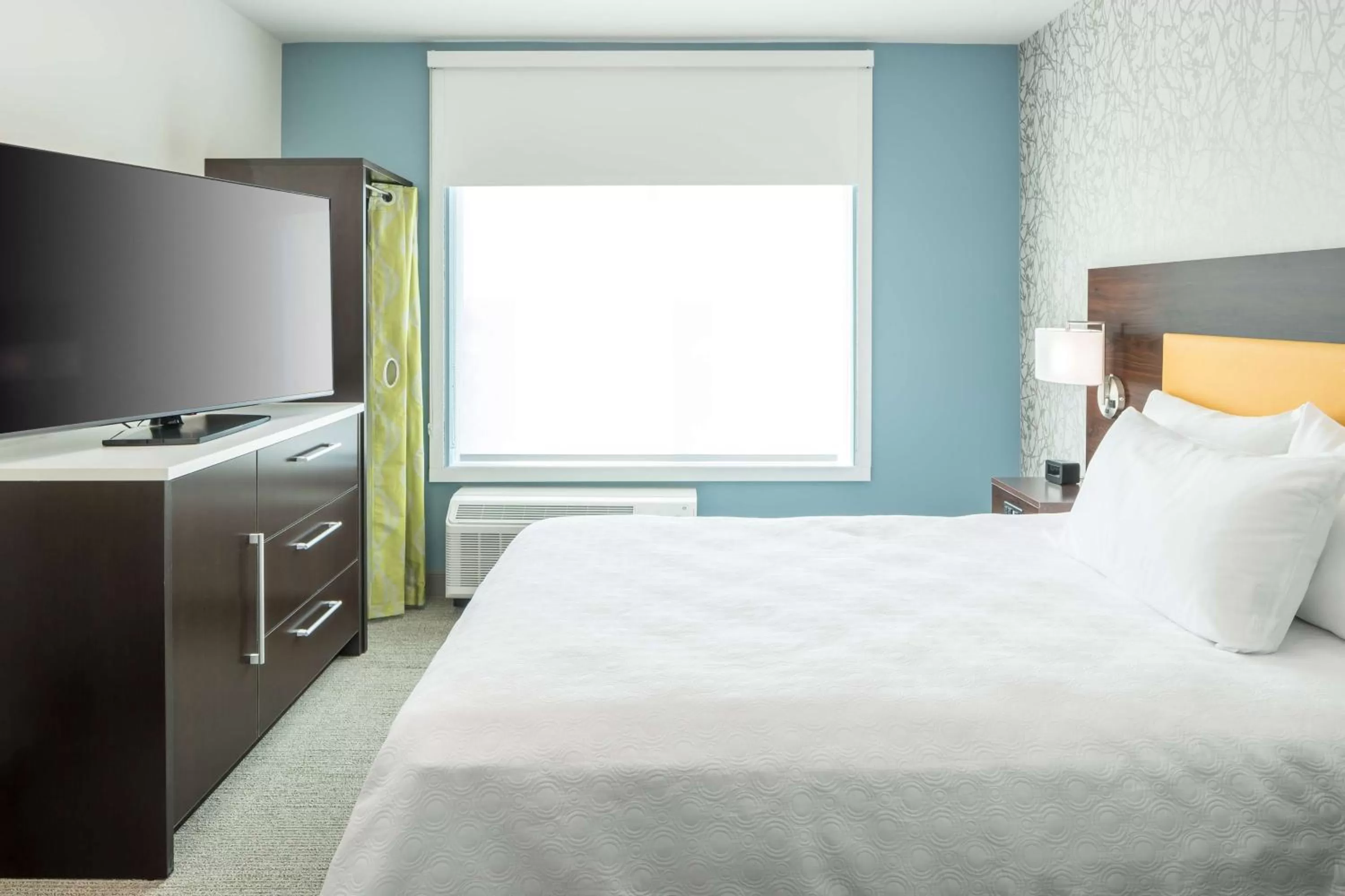 Bed in Home2 Suites by Hilton Fort Worth Cultural District