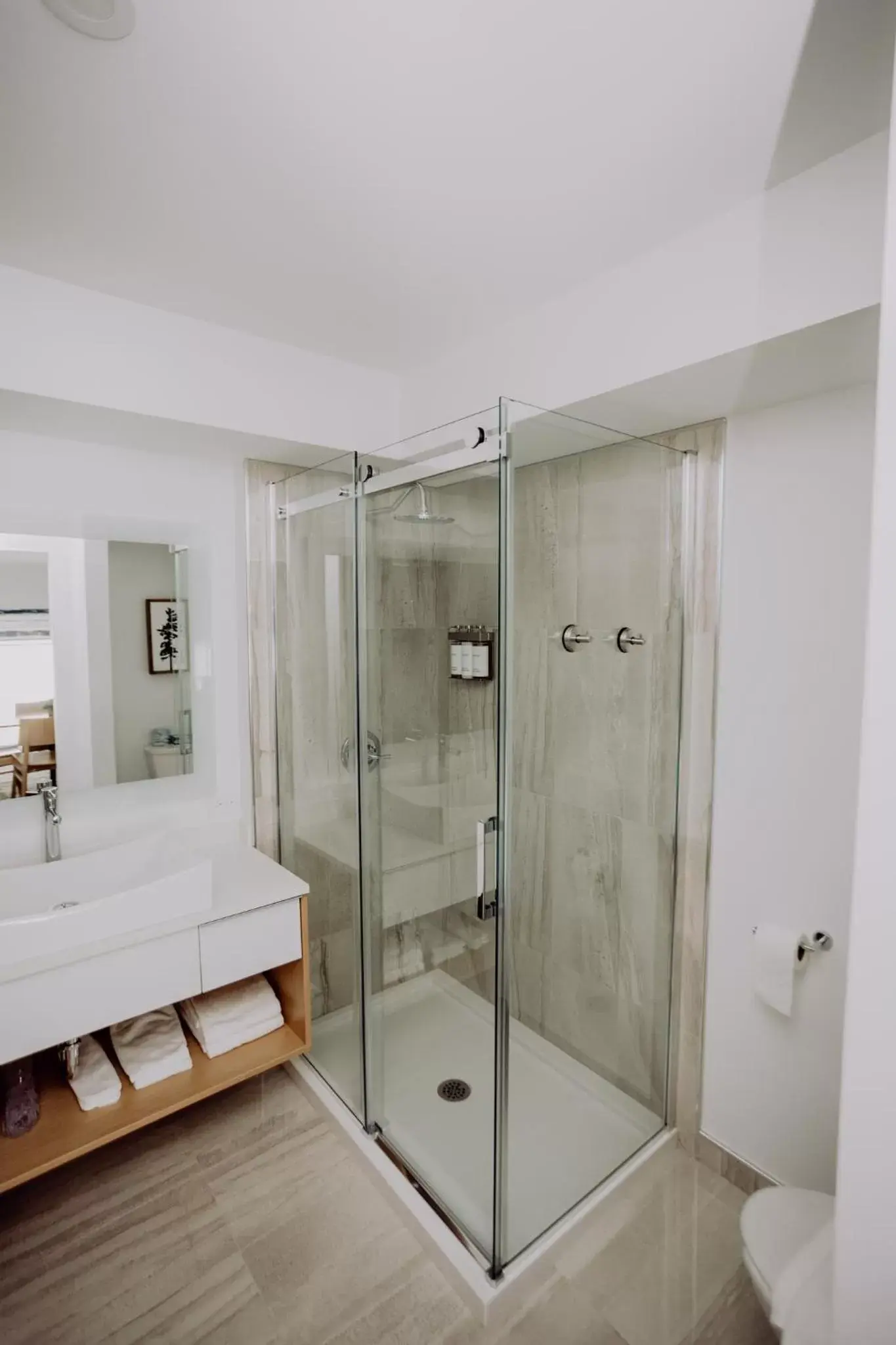 Shower, Bathroom in La Place Rendez-Vous Hotel