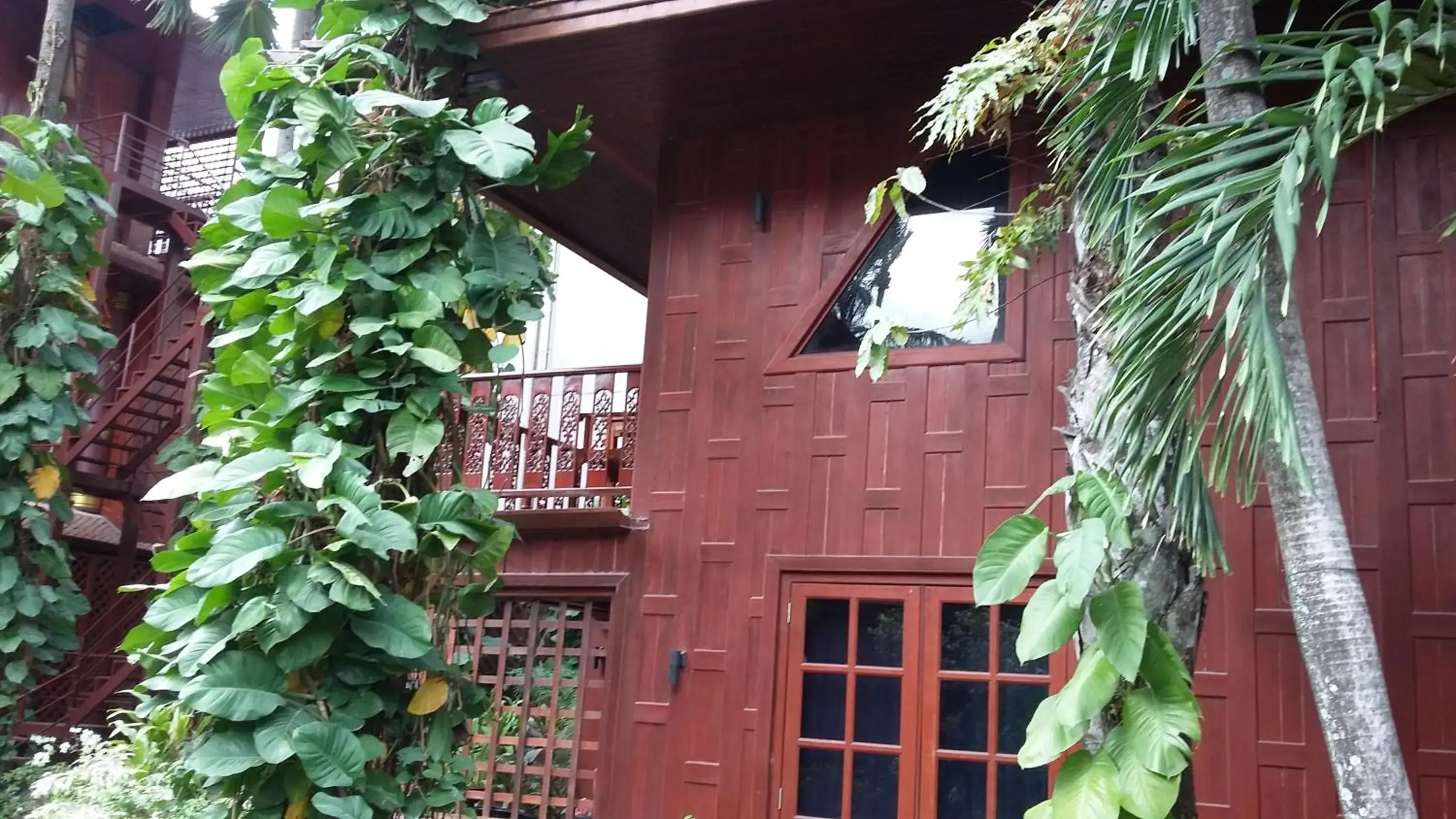 Property building in Royal Phawadee Village Patong - 2 Minutes walk to the beach Property building in Royal Phawadee Village Patong - 2 Minutes walk to the beach