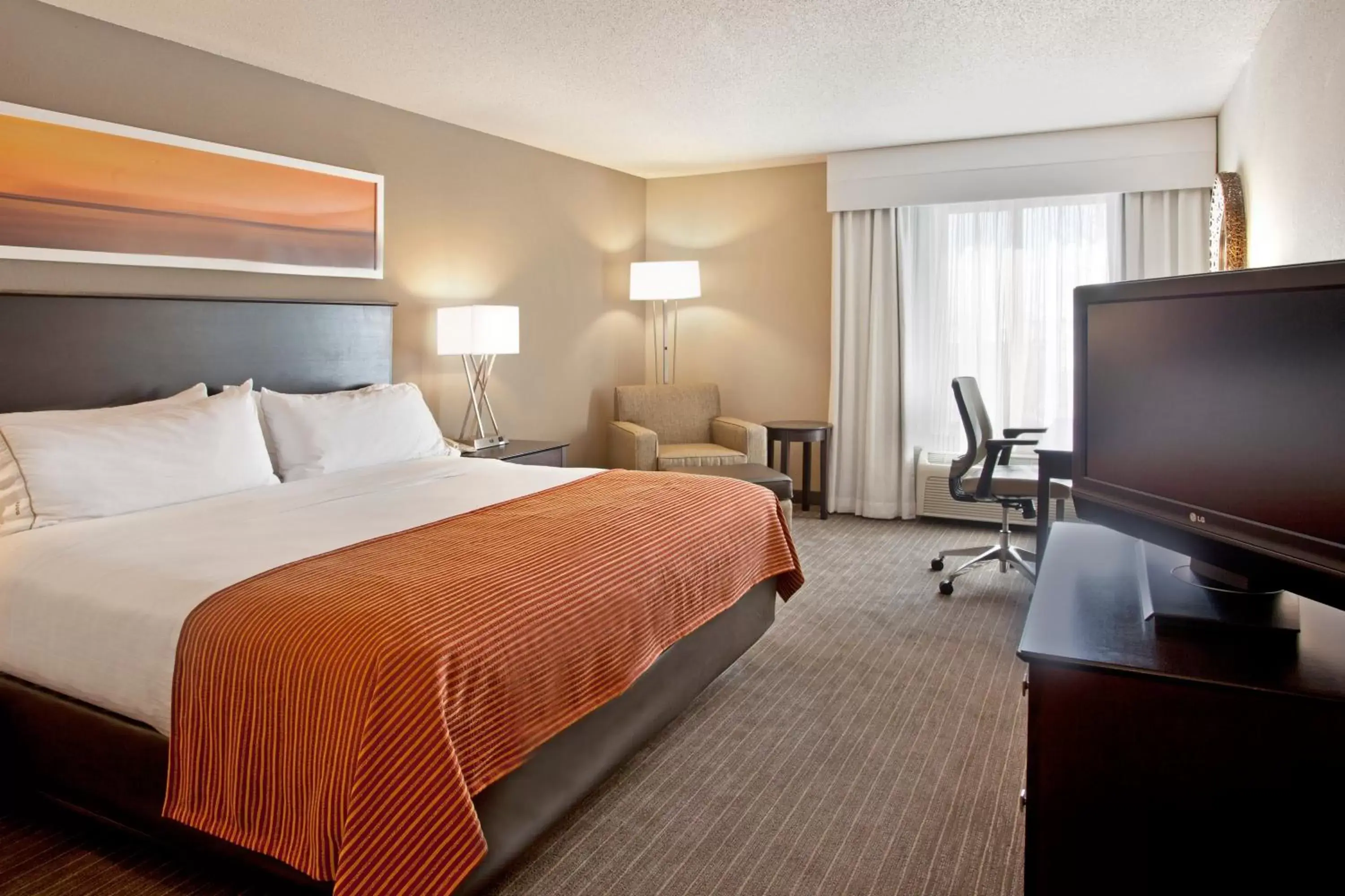Photo of the whole room, Bed in Holiday Inn Express Hotel & Suites Minneapolis - Minnetonka, an IHG Hotel