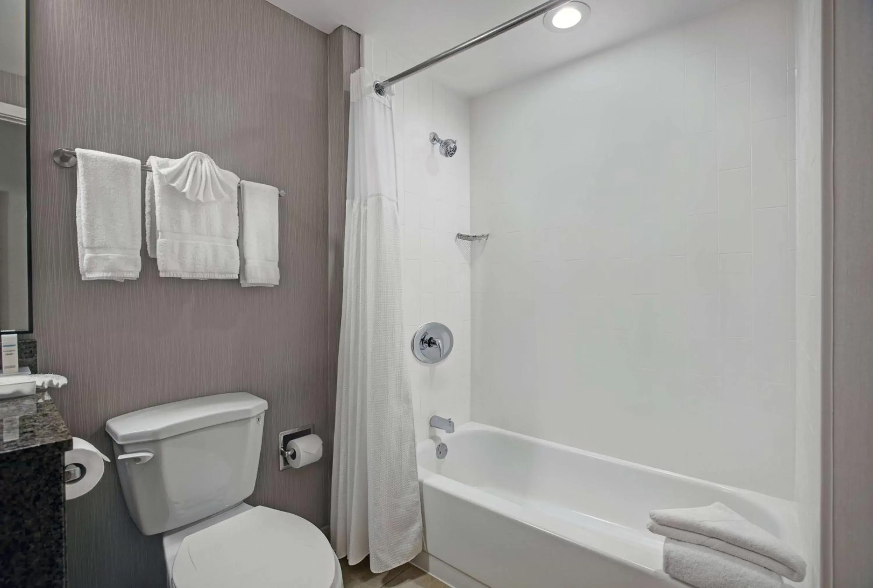 Bathroom in Homewood Suites by Hilton Chicago-Lincolnshire