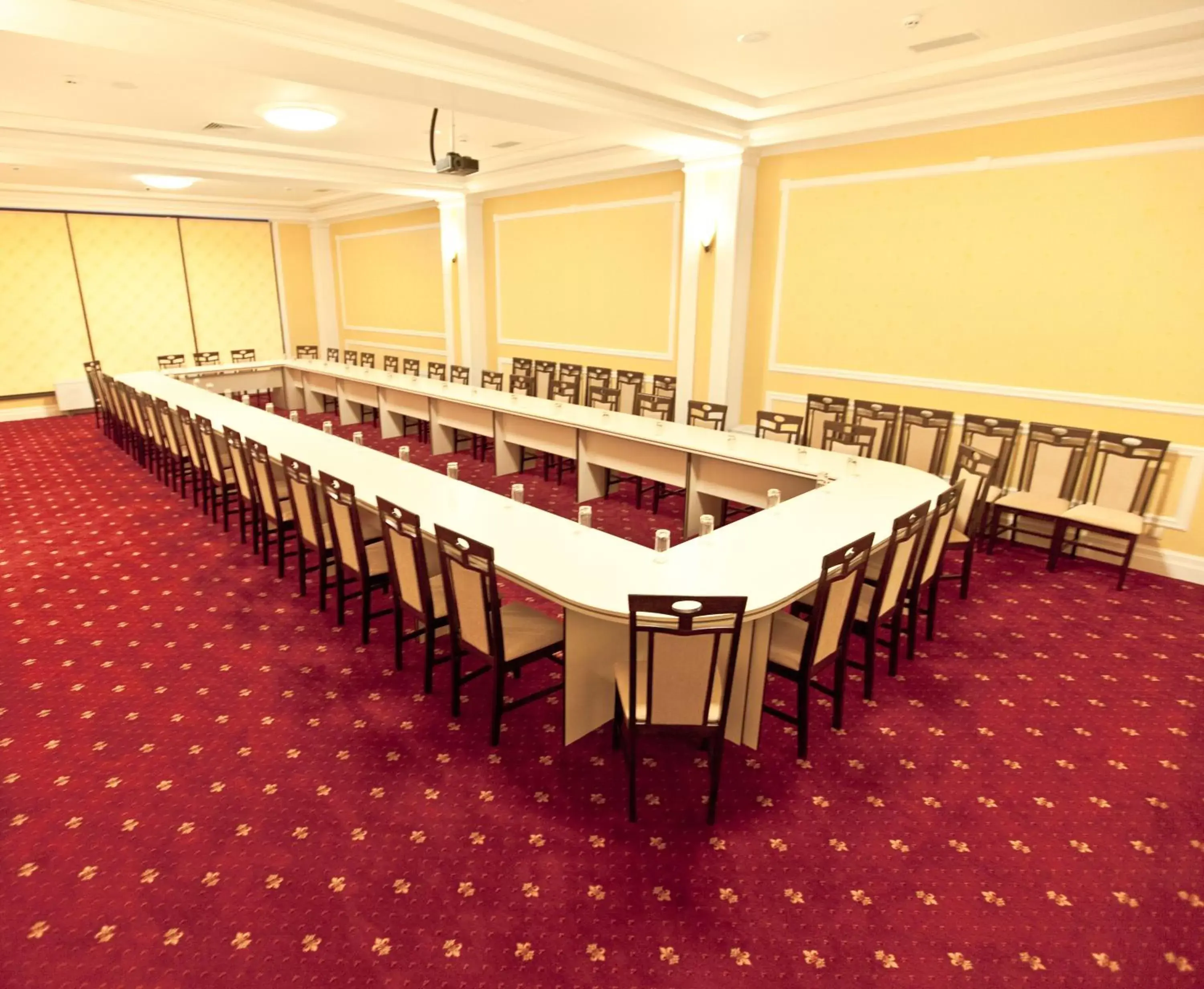 Business facilities in Regency Hotel