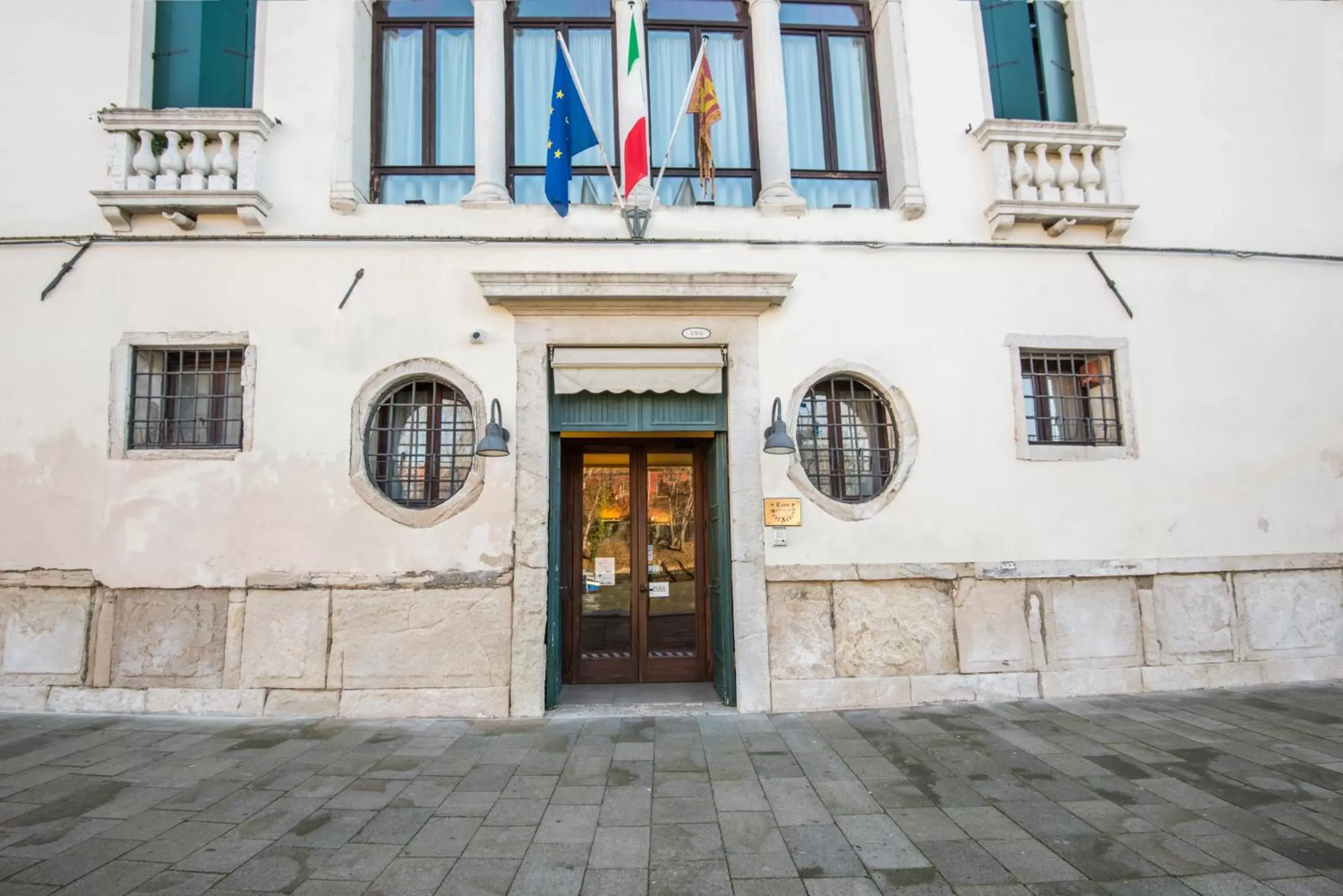 Facade/entrance in Casa Sant'Andrea