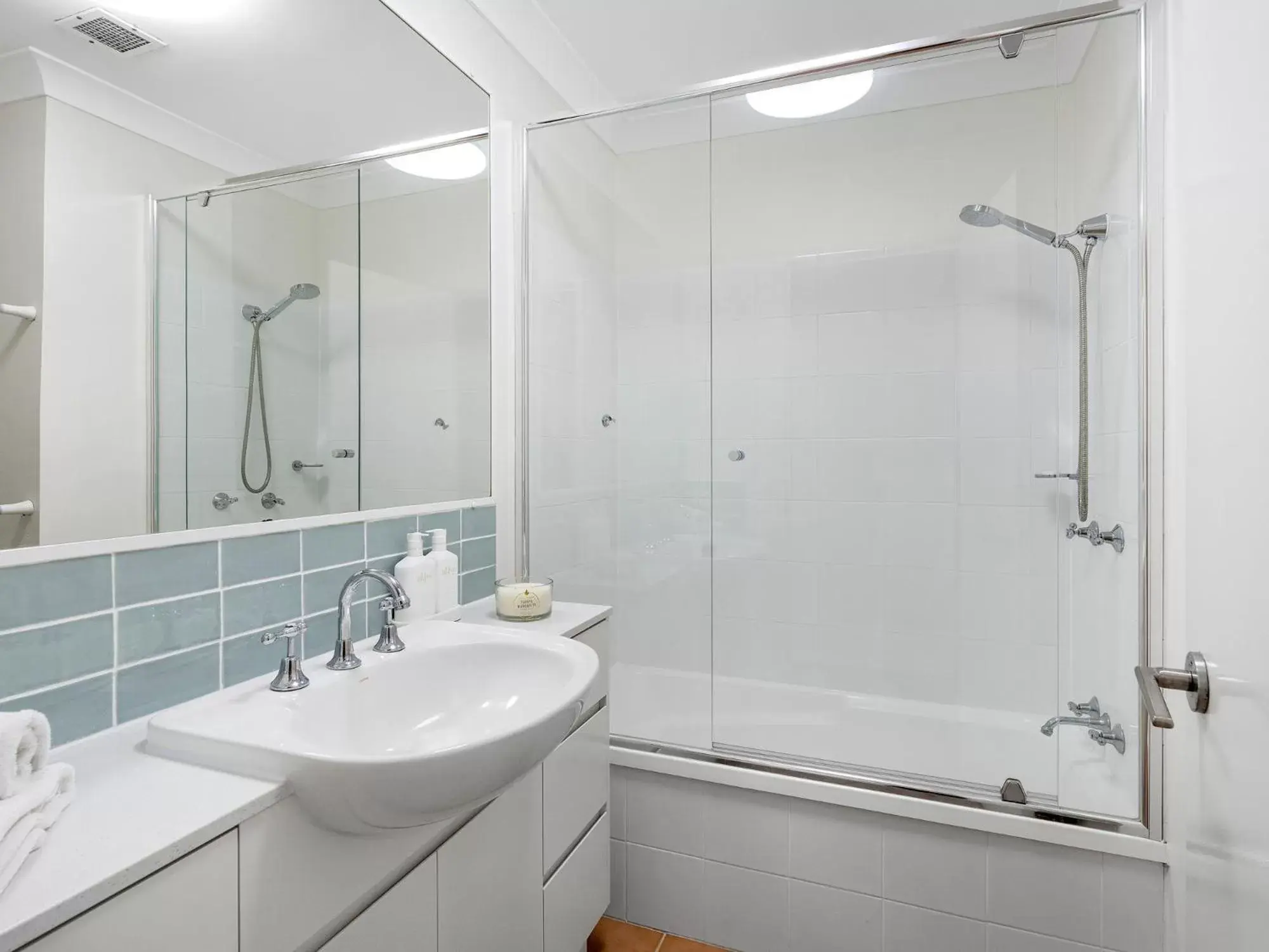 Bathroom in Sunrise Cove Holiday Apartments by Kingscliff Accommodation