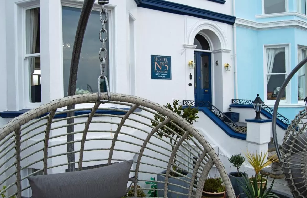 Property building in Hotel No5