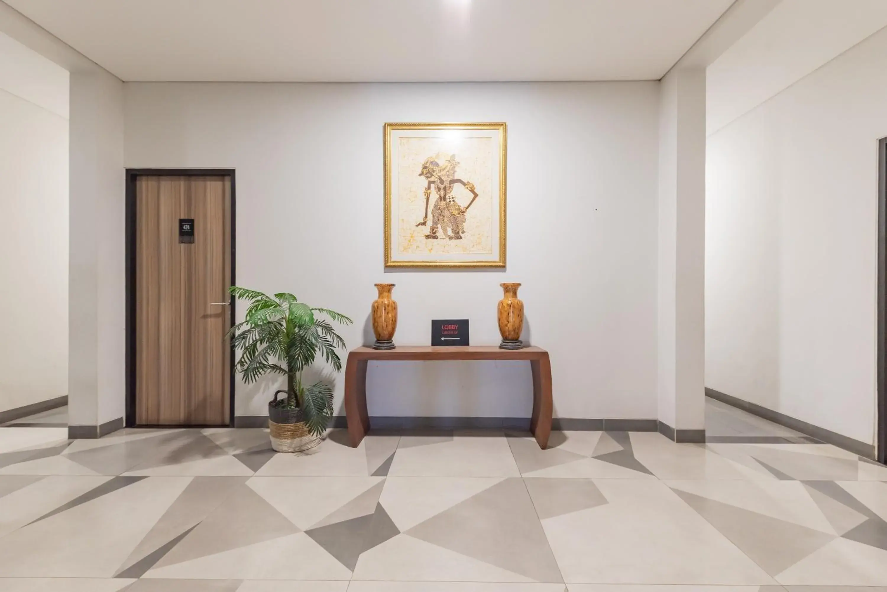 Property building, Lobby/Reception in RedDoorz @ Malabar Street