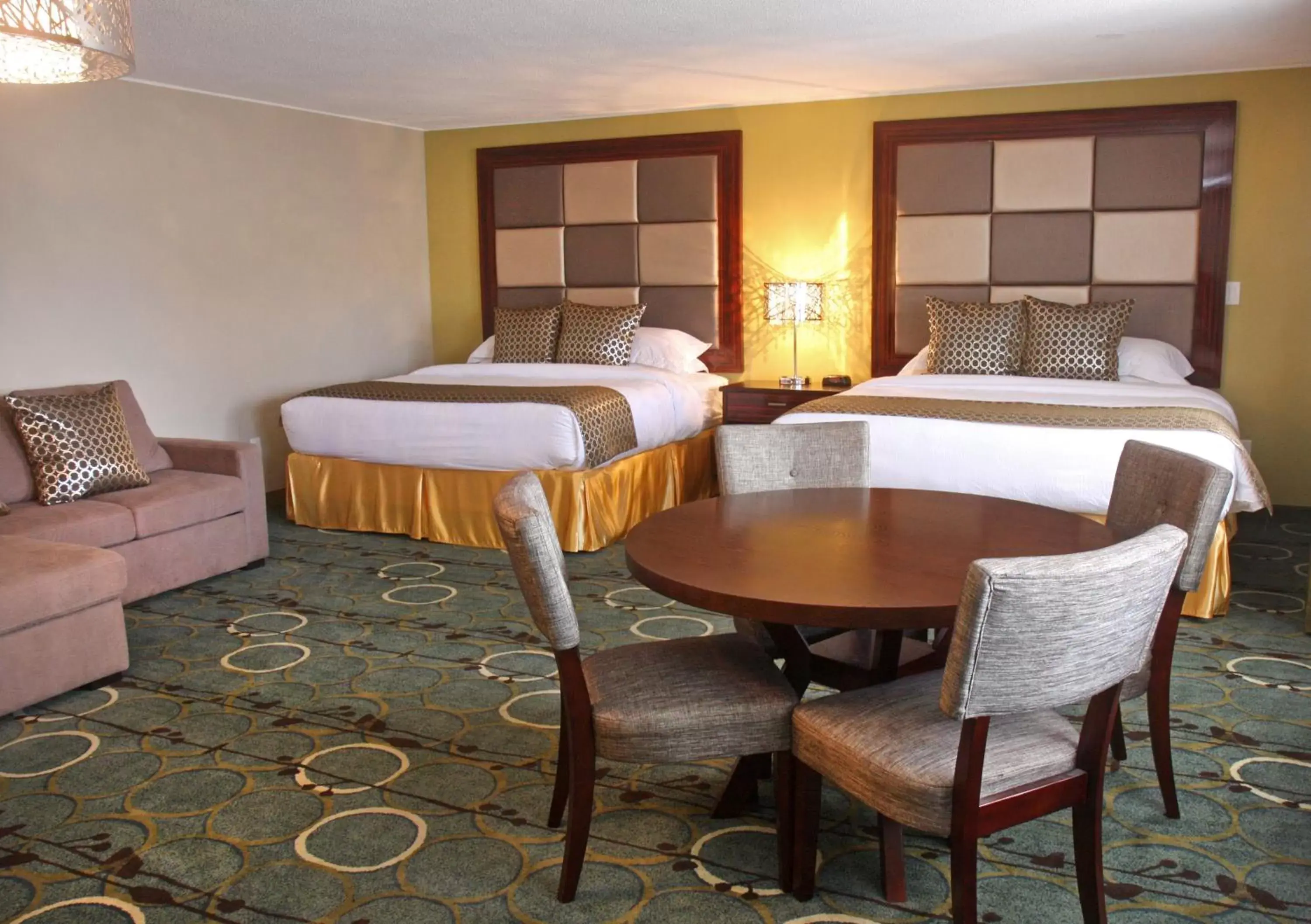 Photo of the whole room, Room Photo in Gateway Inn and Suites