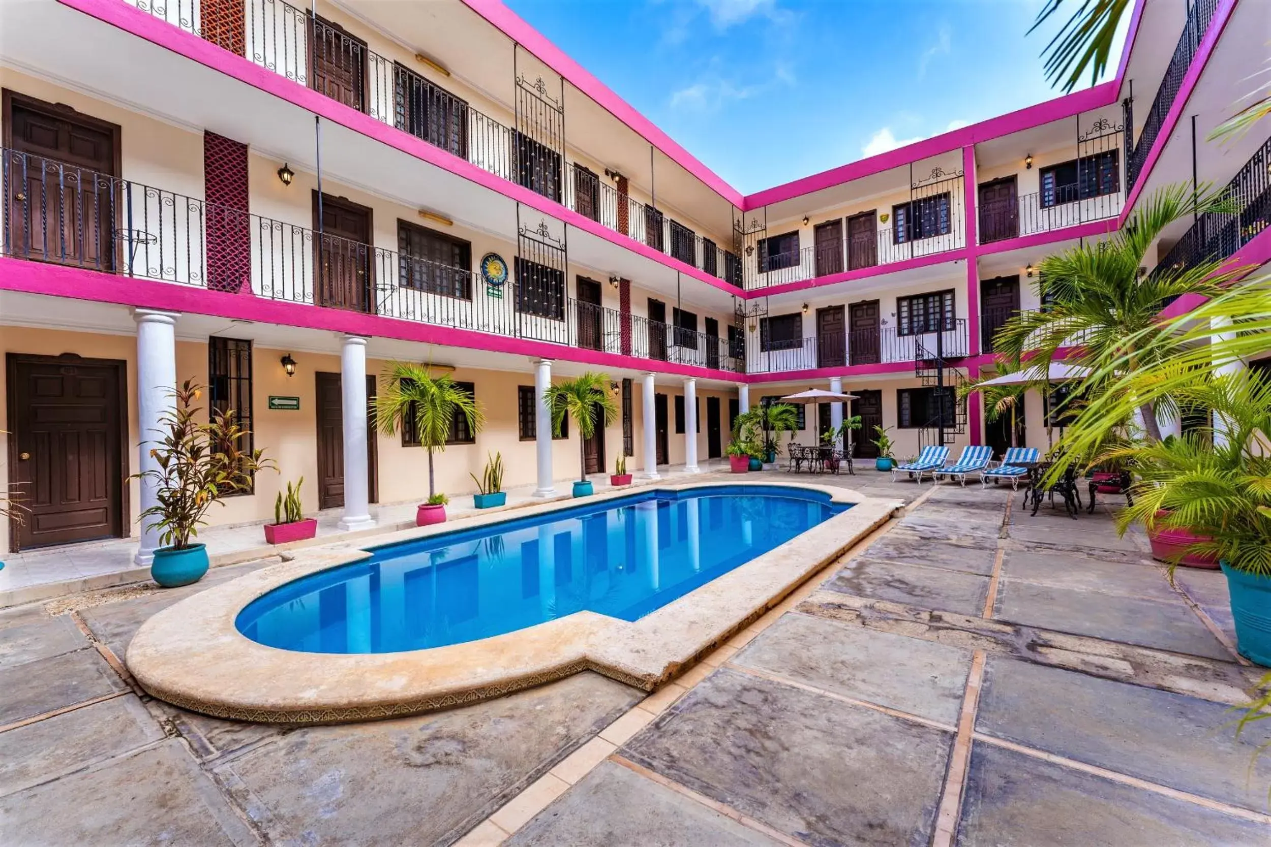 Swimming Pool in Hotel San Juan Mérida