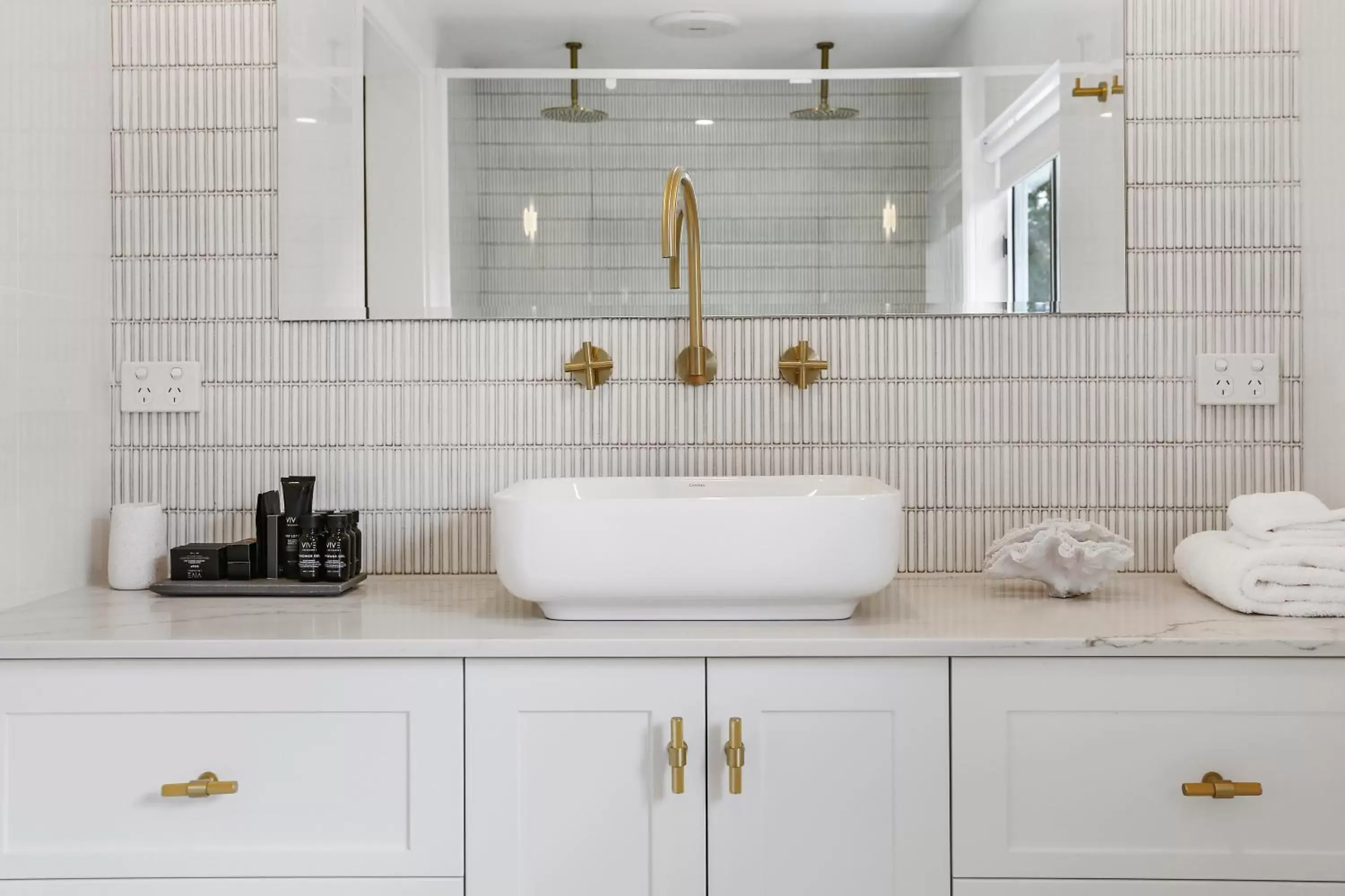 Bathroom in Seahorse Inn Hotel & Villas