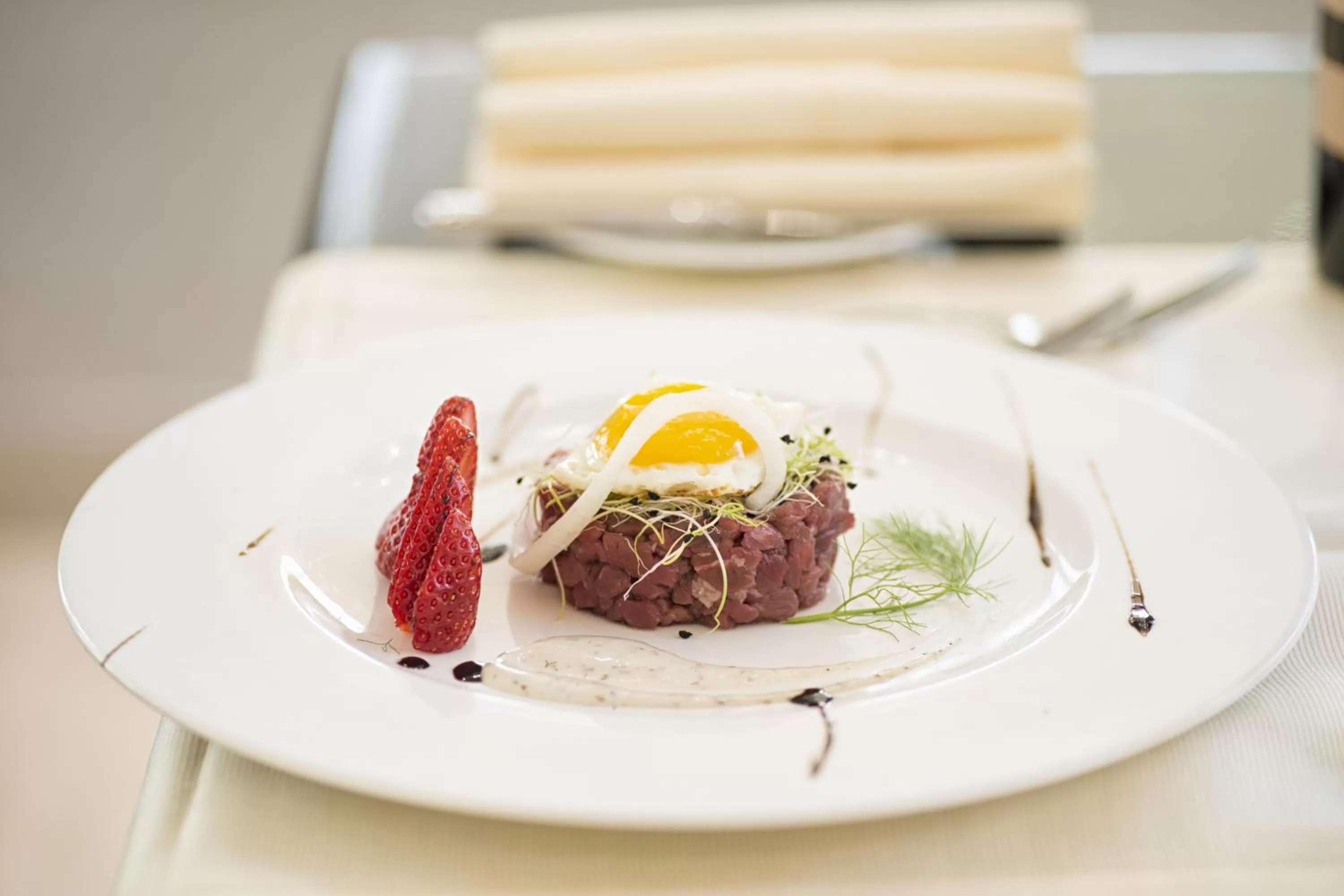 Restaurant/places to eat in Simon Hotel