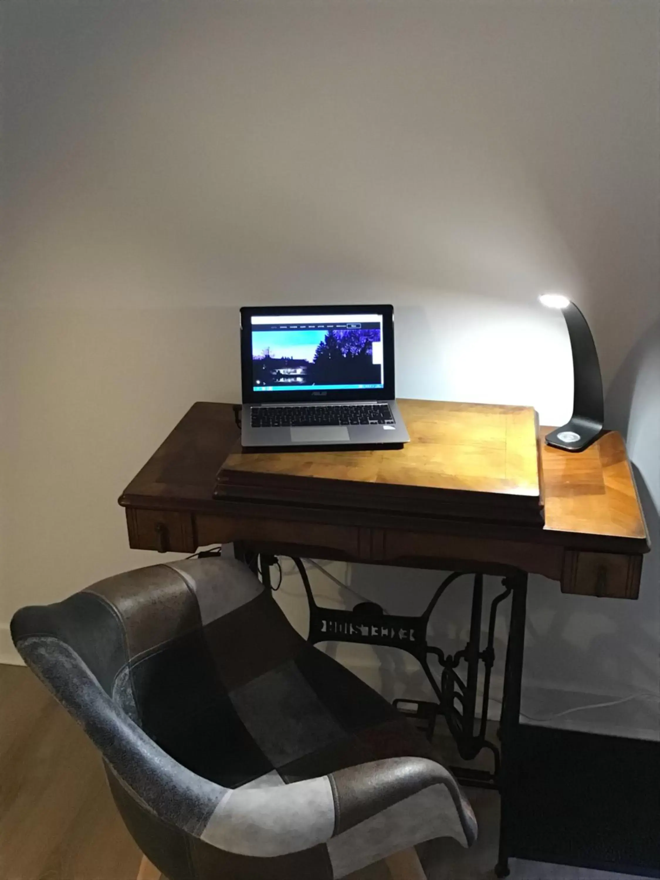 Bedroom, TV/Entertainment Center in Ferme Boisquillon