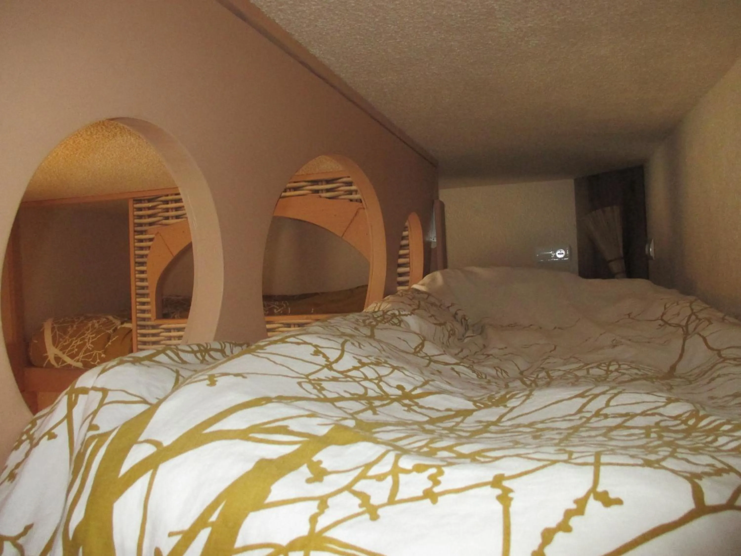 bunk bed, Bed in Contact Hôtel Come Inn