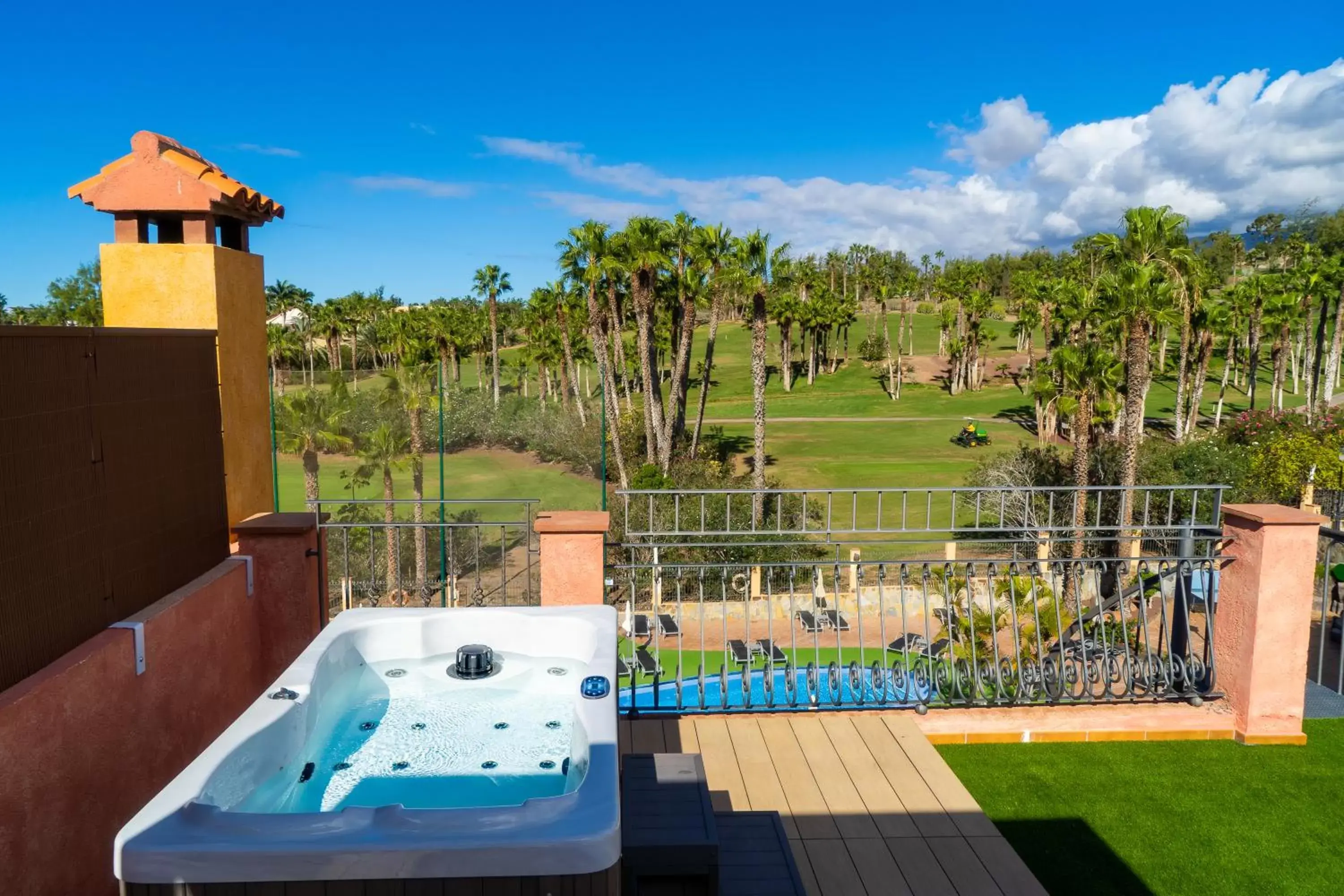 Hot Spring Bath in Villa Mandi Golf Resort