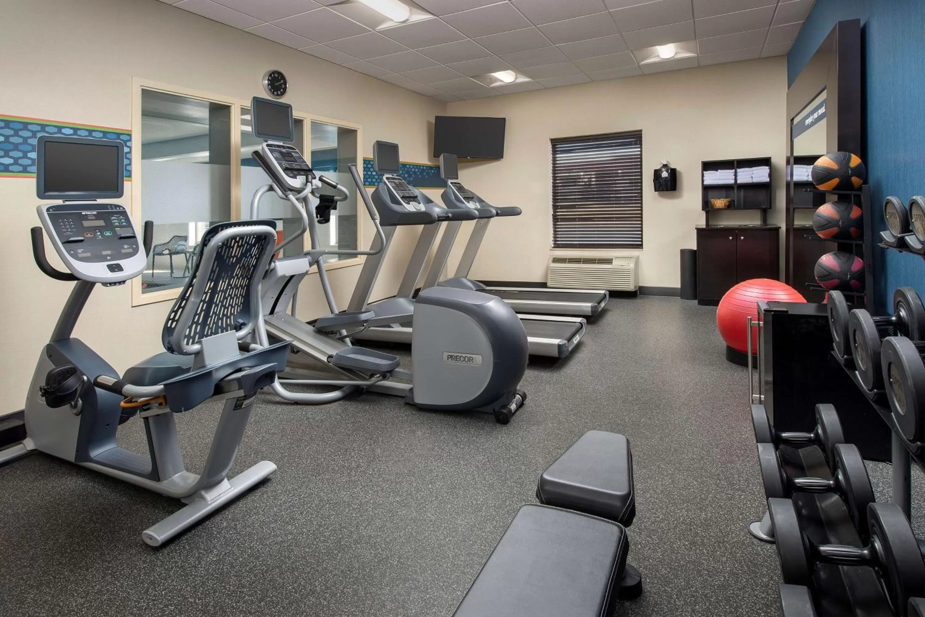 Fitness centre/facilities in Hampton Inn Knoxville-East