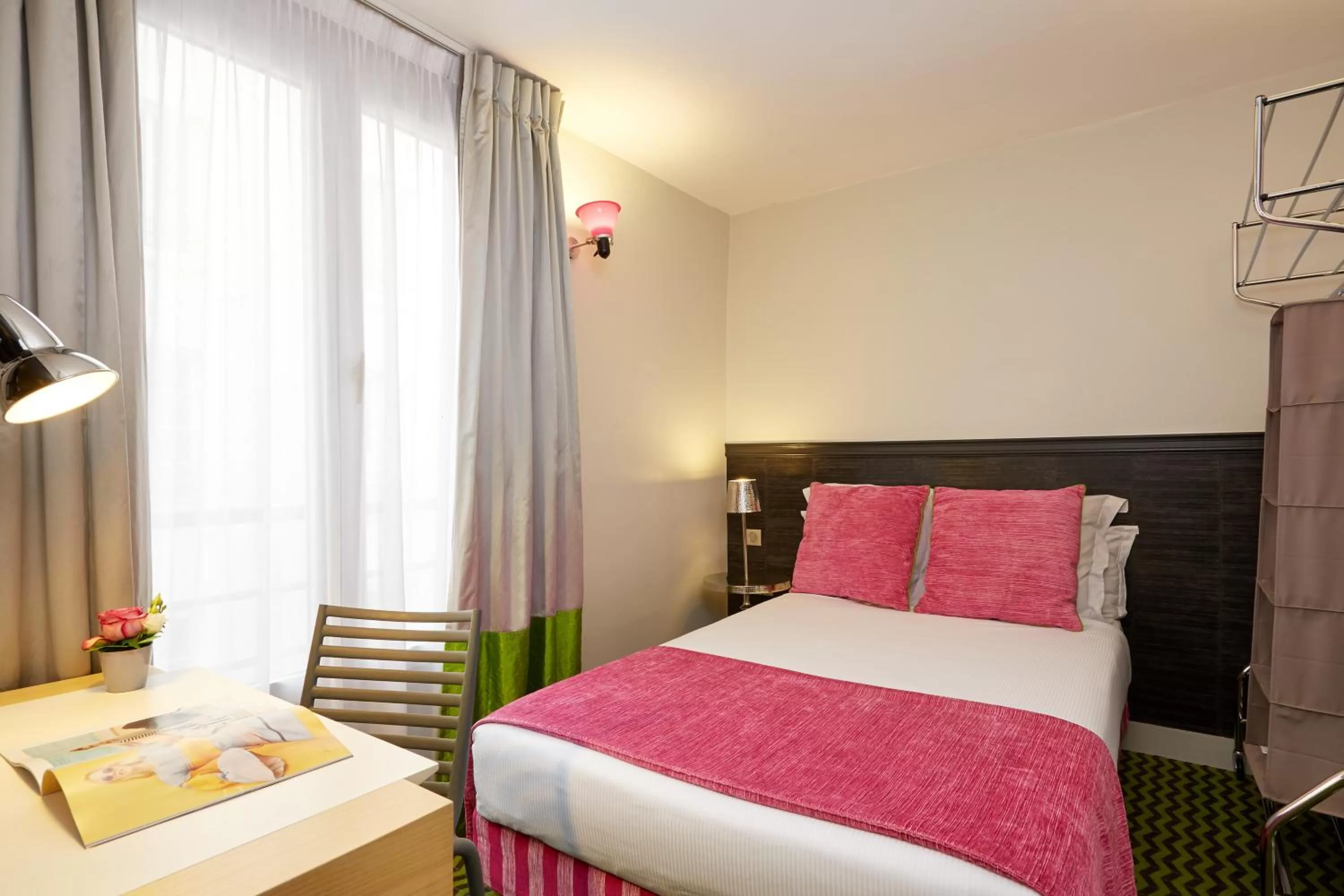 Bedroom, Bed in Hotel Antin Trinité