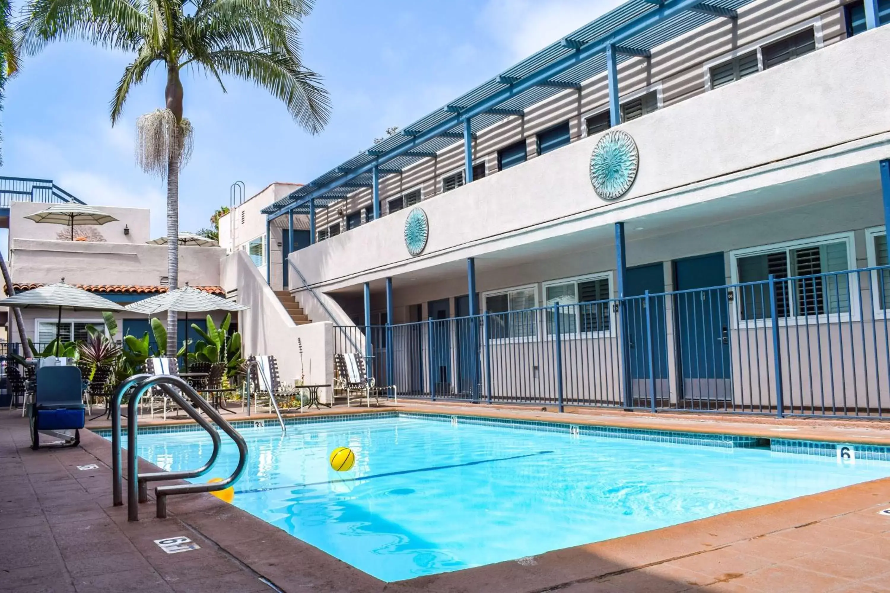 On site, Swimming Pool in Beachside Inn