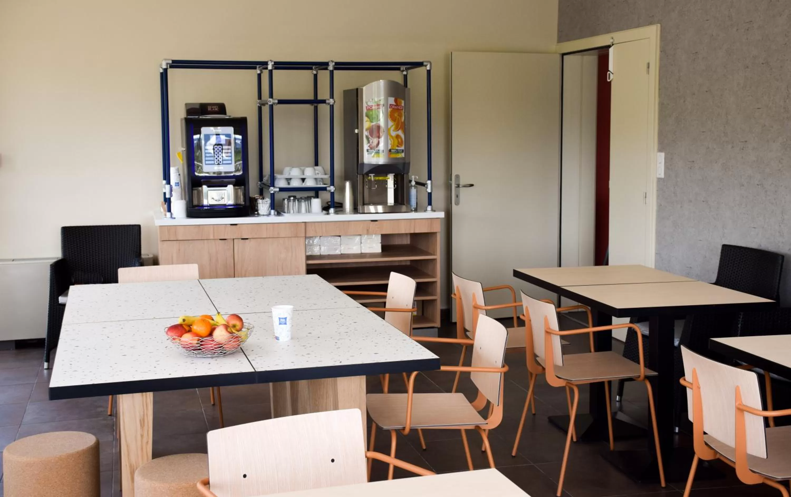 Restaurant/places to eat in ibis Budget Millau Viaduc