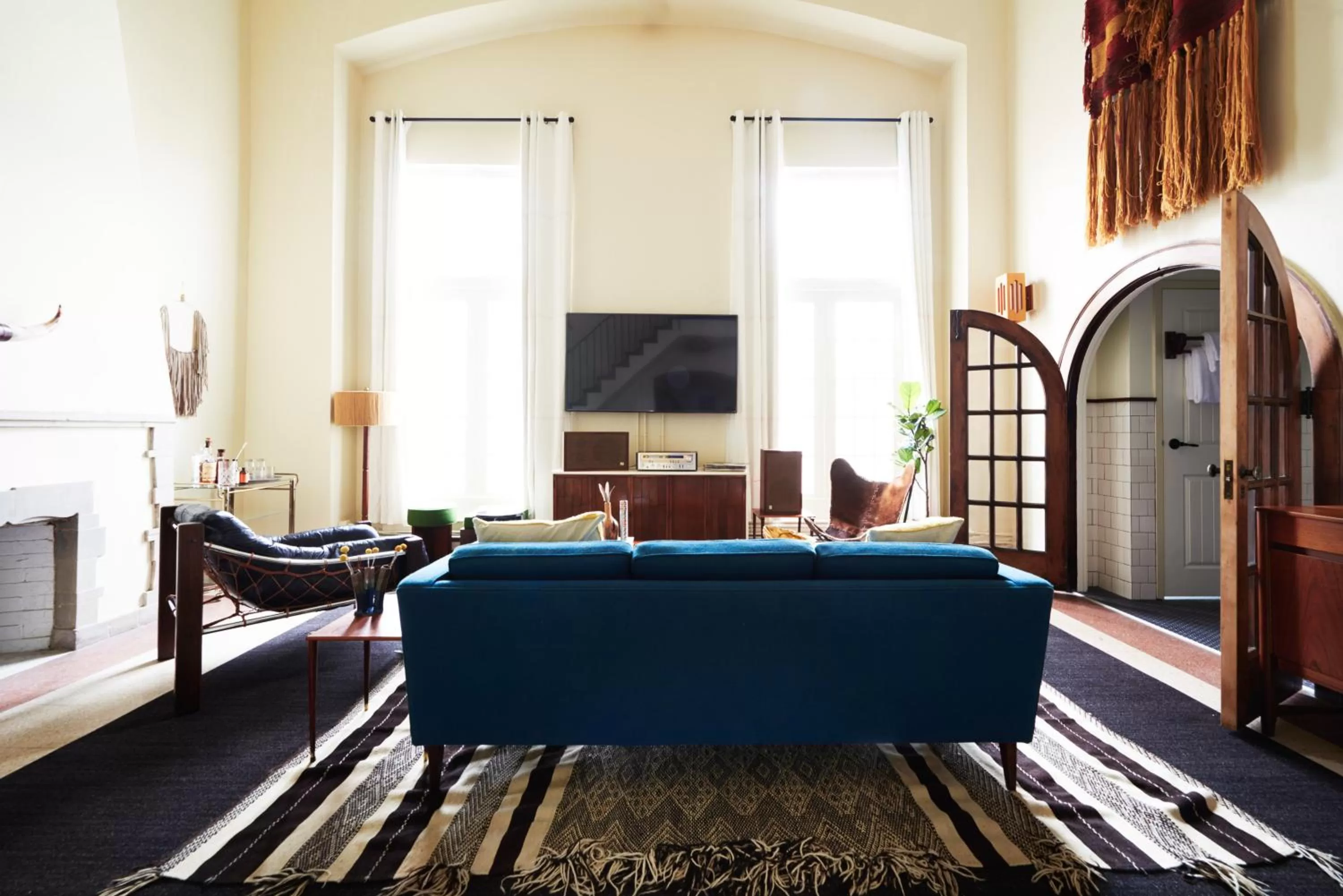 Living room in Freehand Chicago